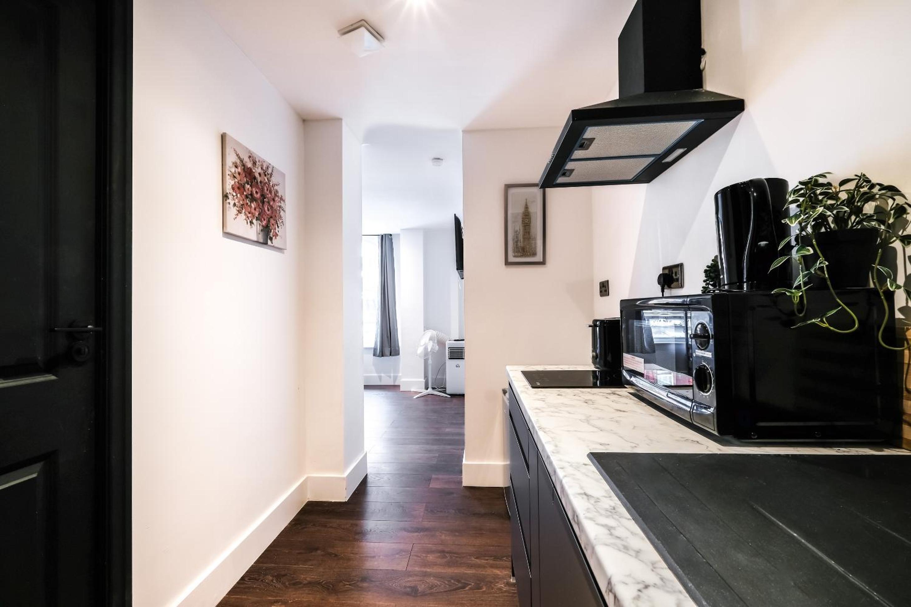 Spacious and Delightful Sleep 5 Piccadilly VRC