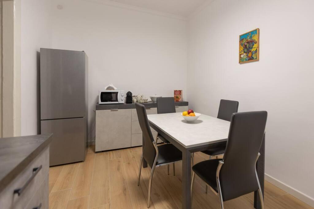 Anticitera Apartment