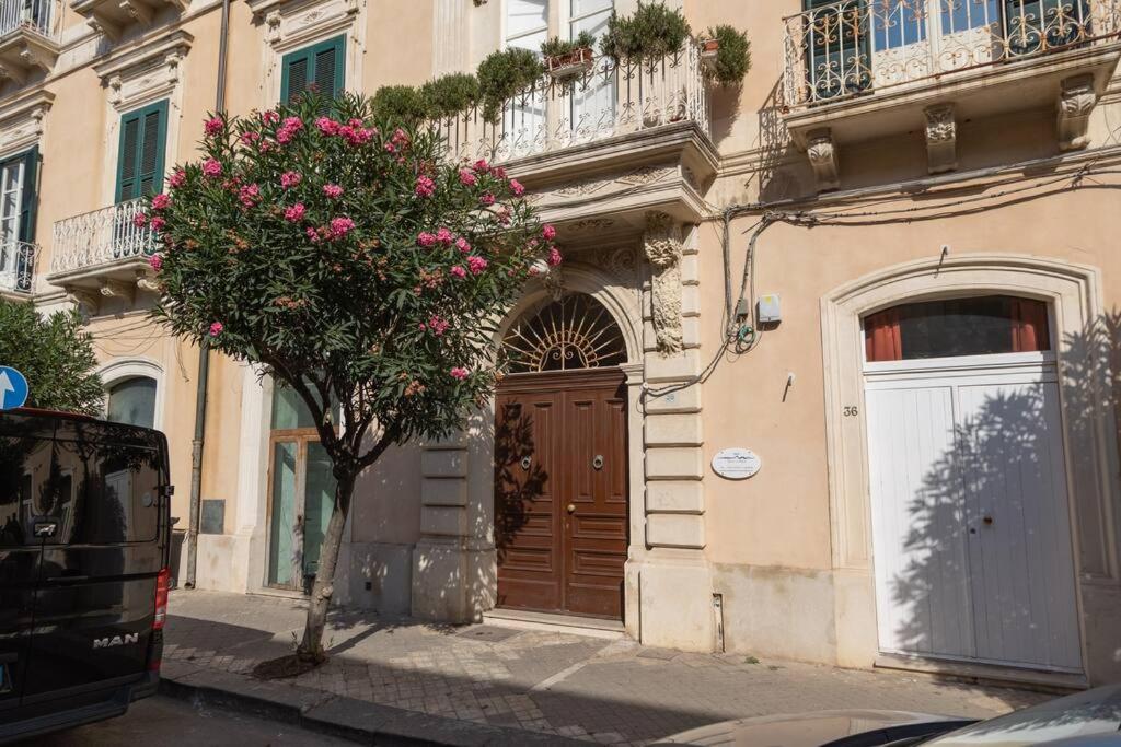 Anticitera Apartment