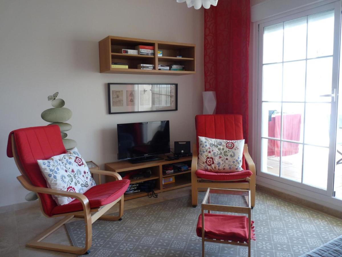 2010-Superb apt 2 bedrooms in complex with pool view 4
