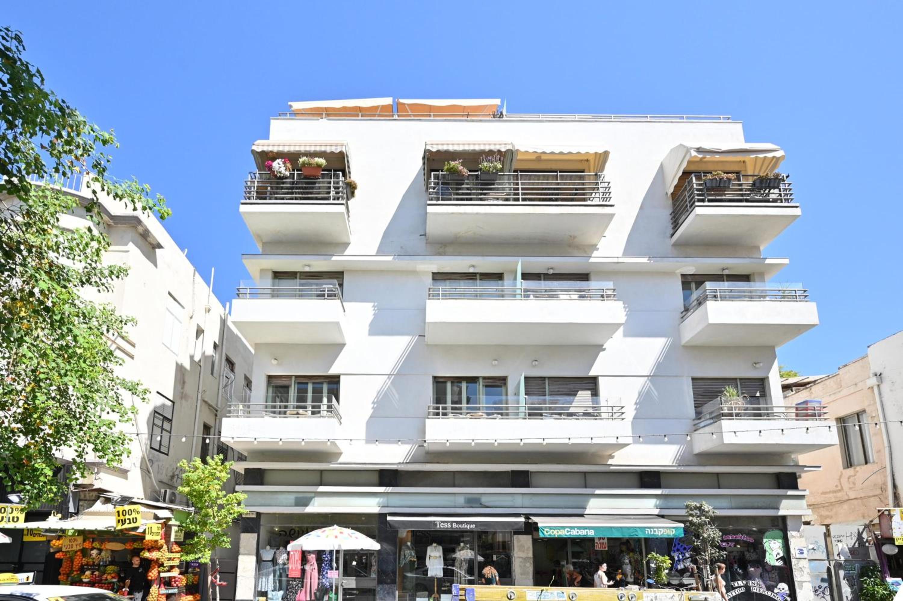 Beautiful 4BR Penthouse in Sheinkin street by HolyGuest view 5