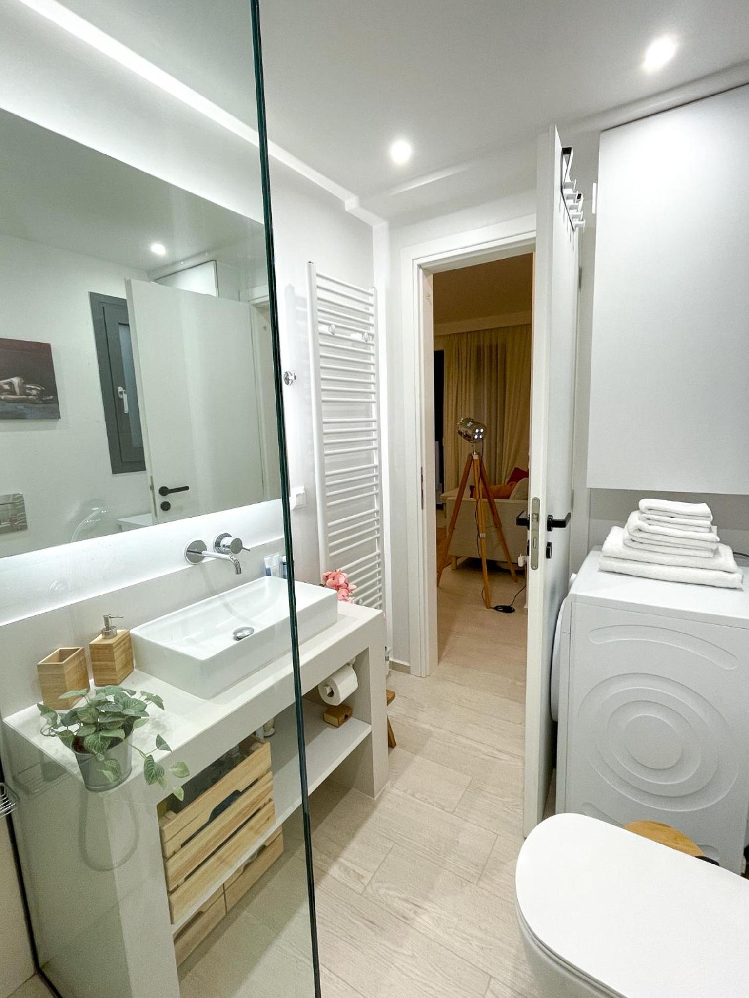 Phos Luxury Apartment view 4