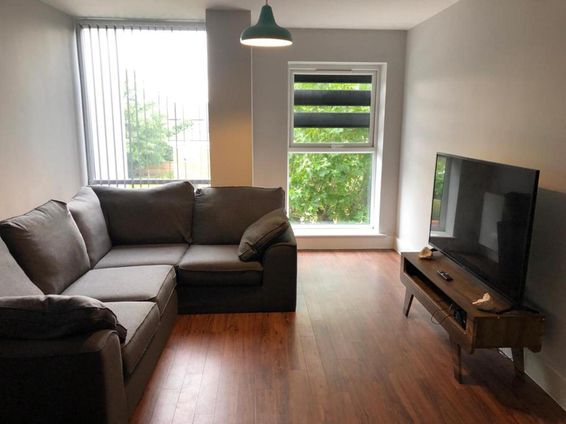 Charming 2-Bed Apartment in Christchurch