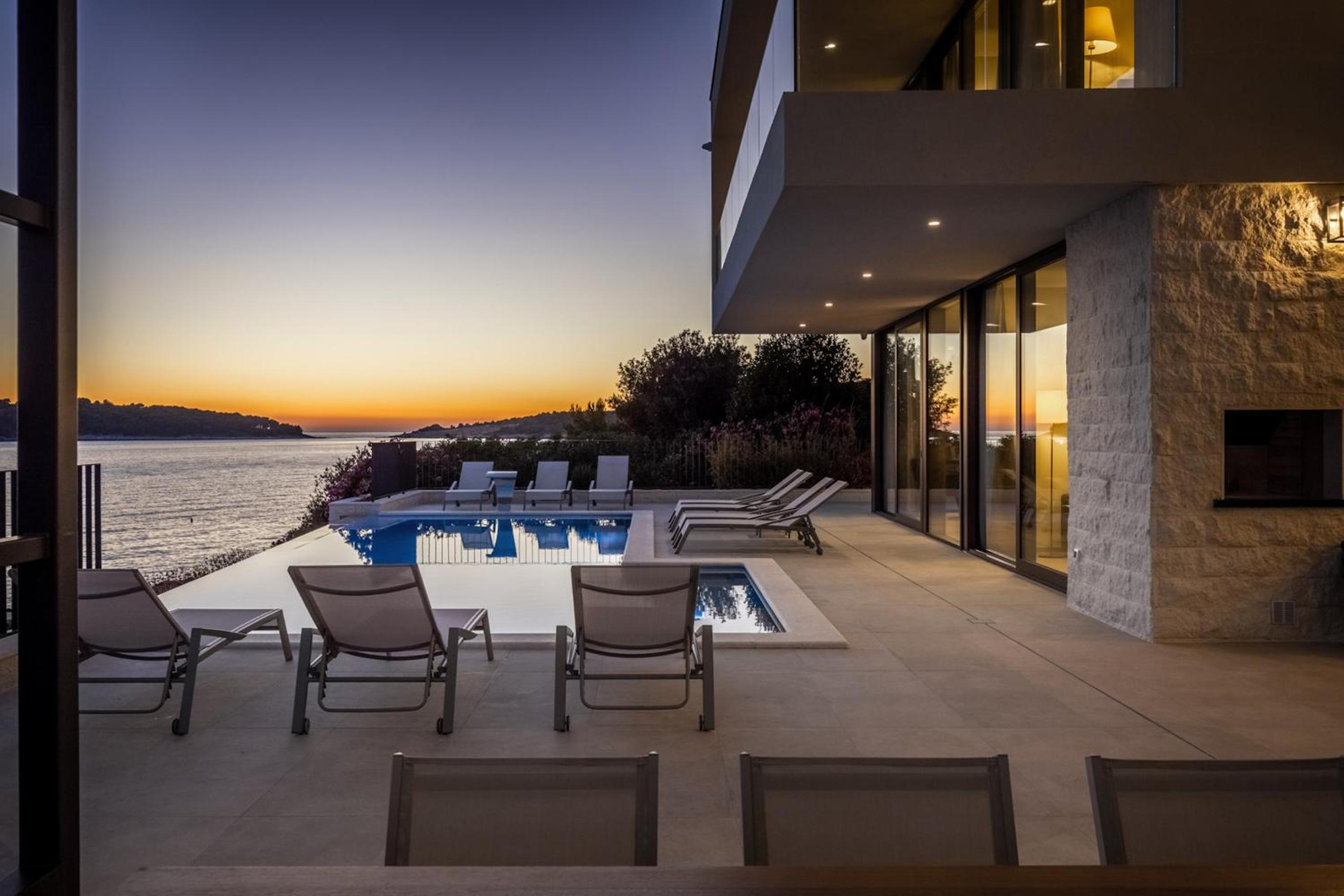Sensational Rogoznica Villa 5 Bedrooms Villa Miracle Balcony Overlooking Sea view 3