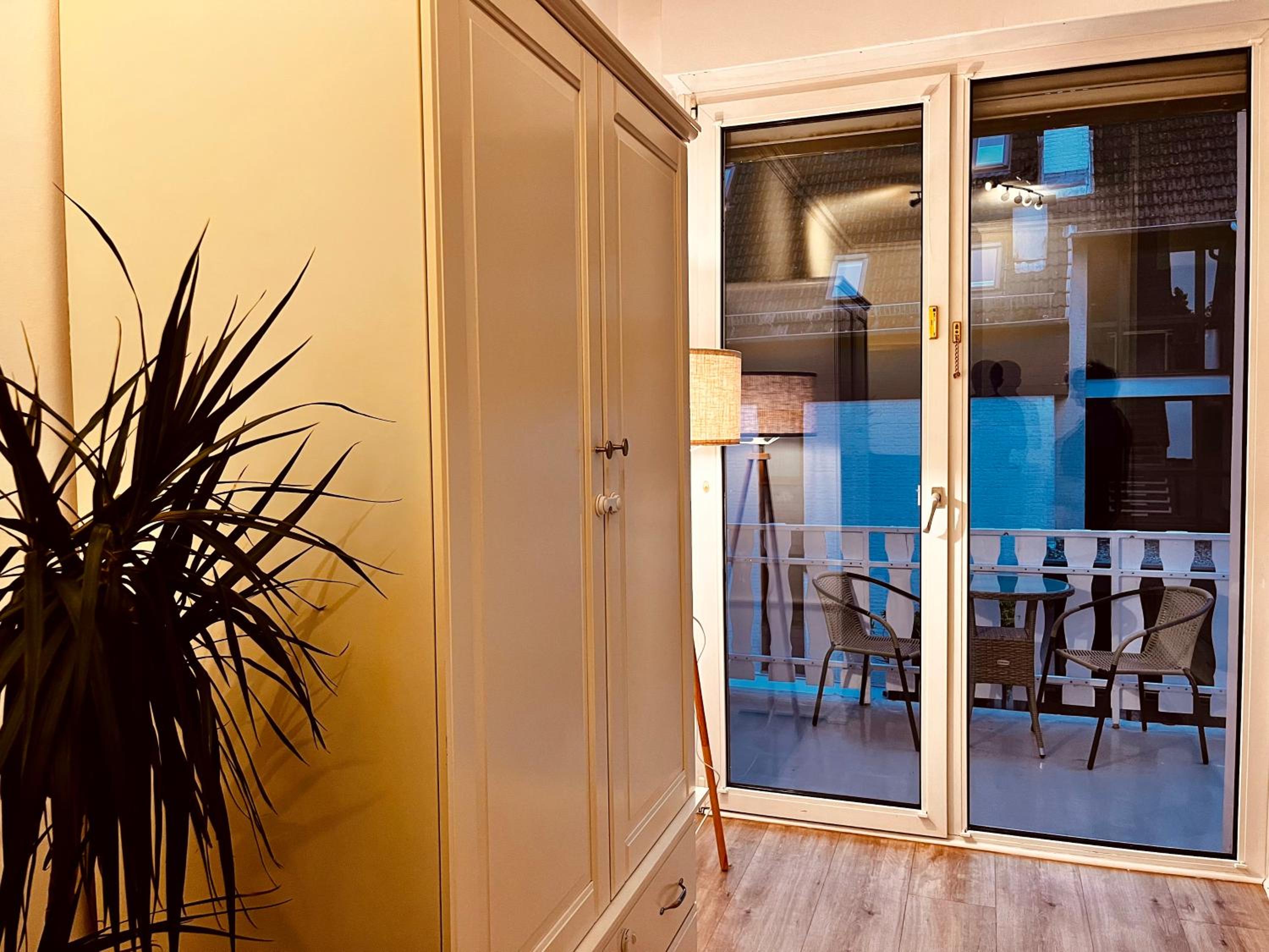 Strand Studio mit Meerblick & Balkon