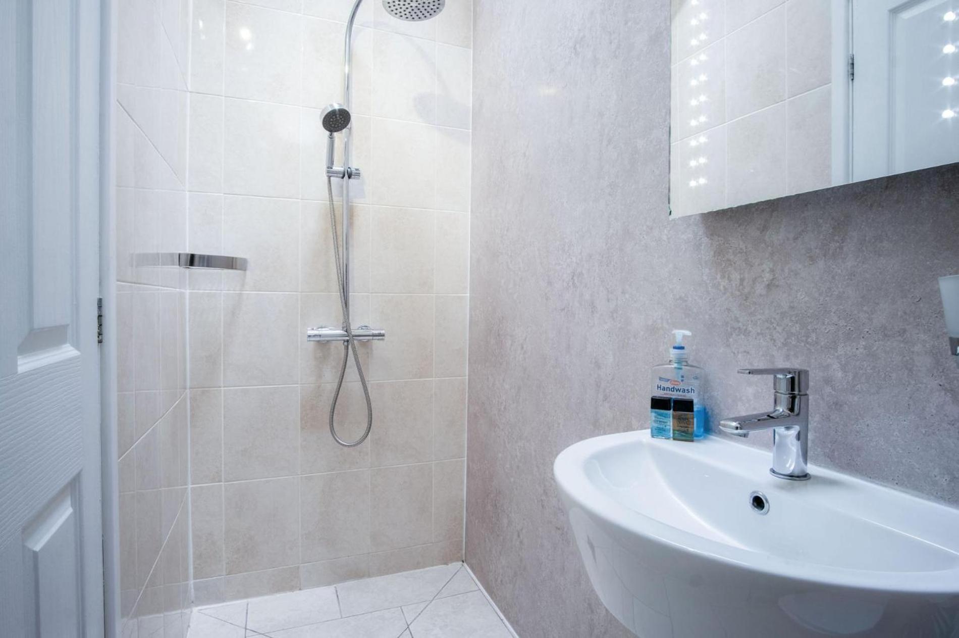 Ysfael - 1 Bedroom - St Ishmaels view 5