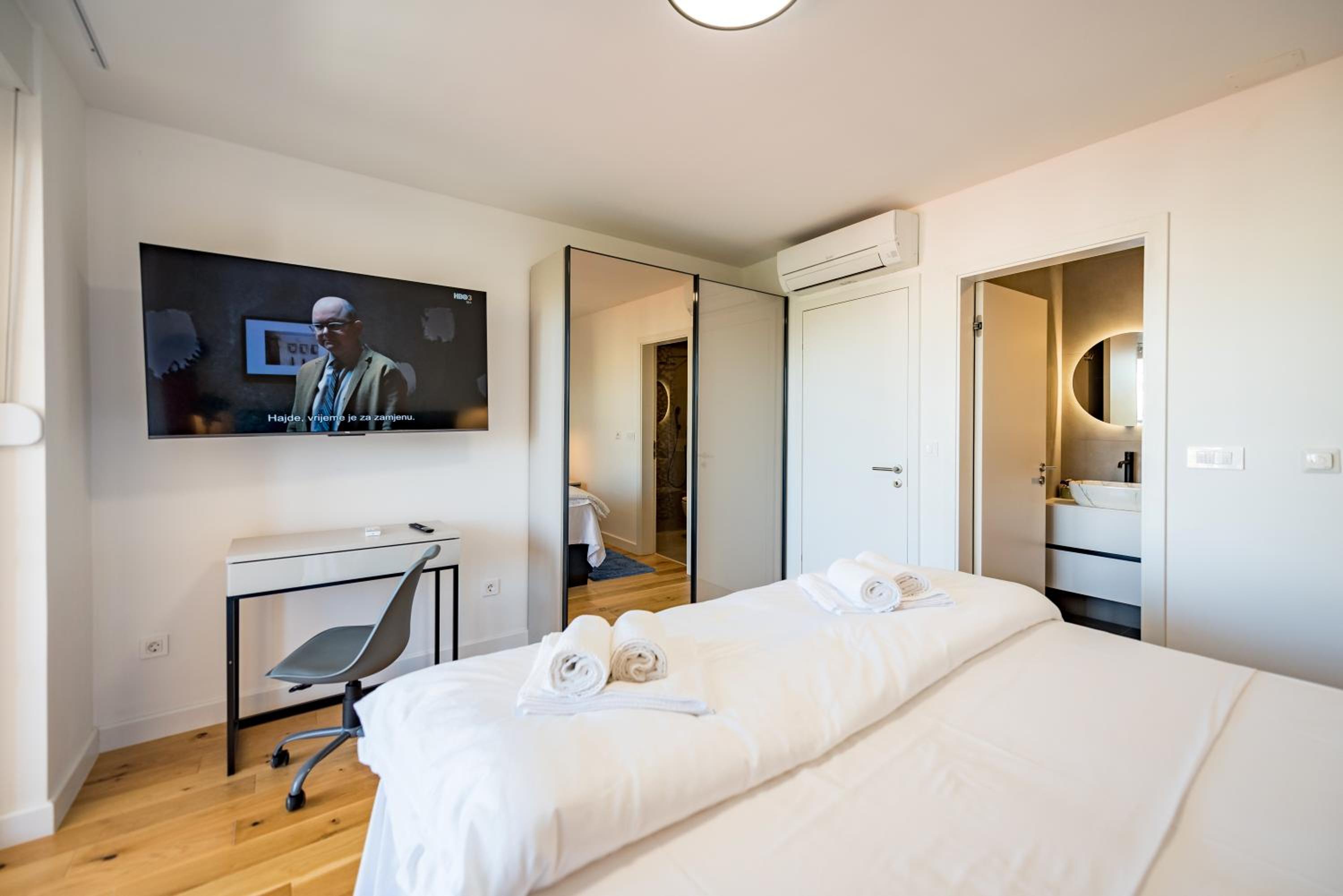 Penthouse with view in city center view 4