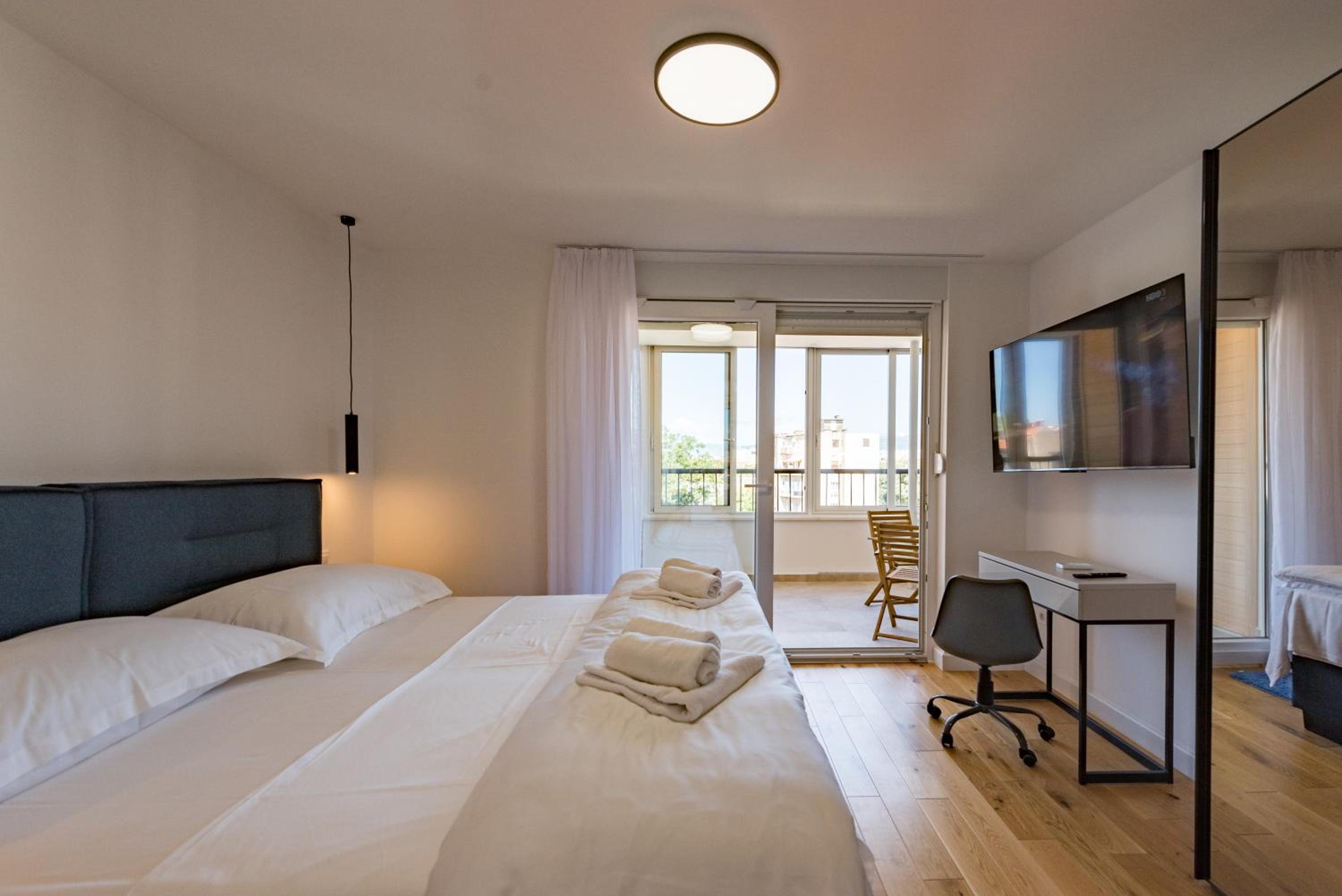 Penthouse with view in city center view 5