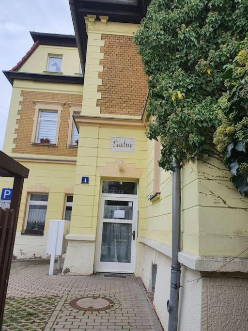 Ferienwohnung direkt am Kurpark mit Gradierwerk Solestadt