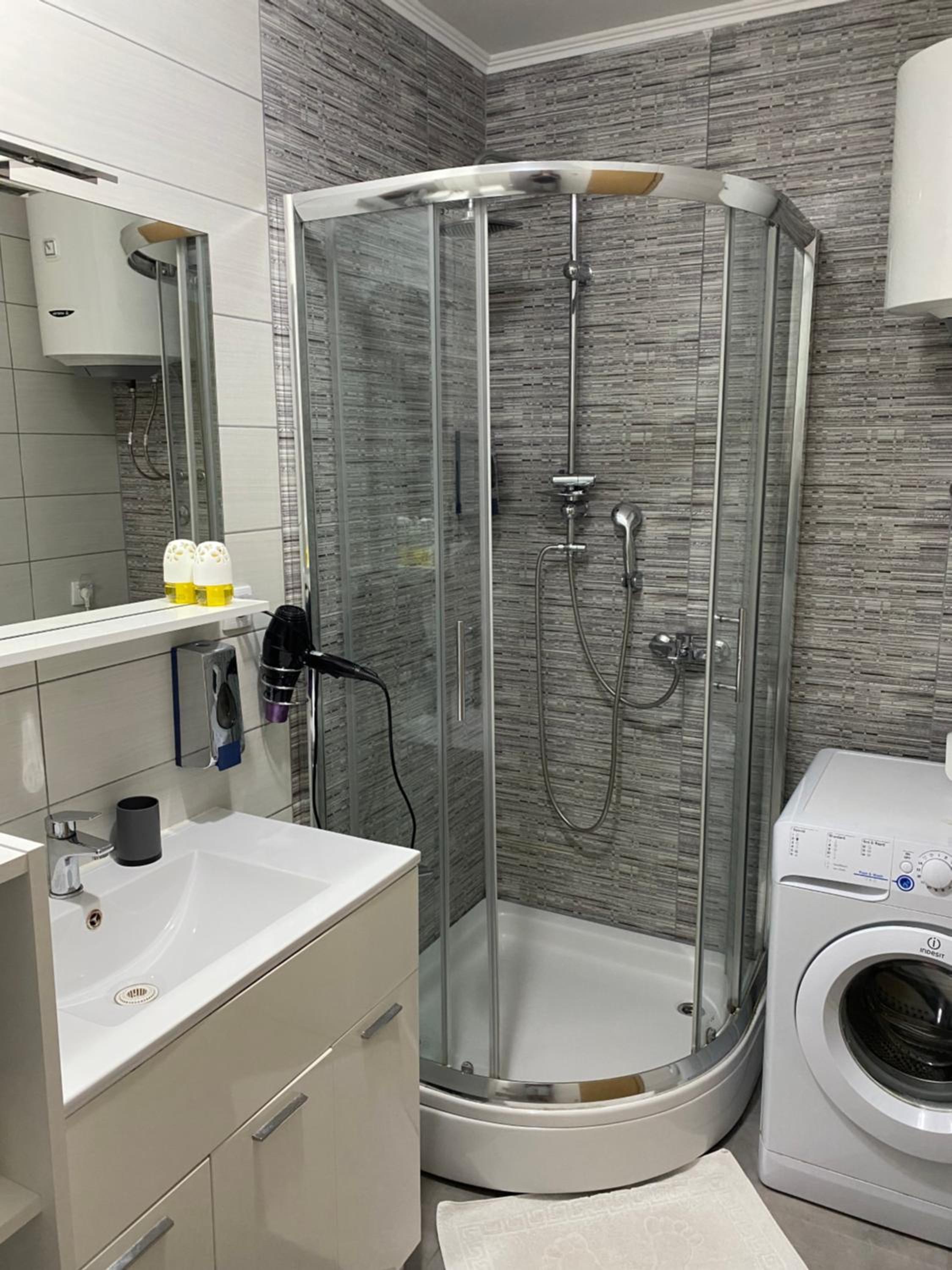 Photo 100