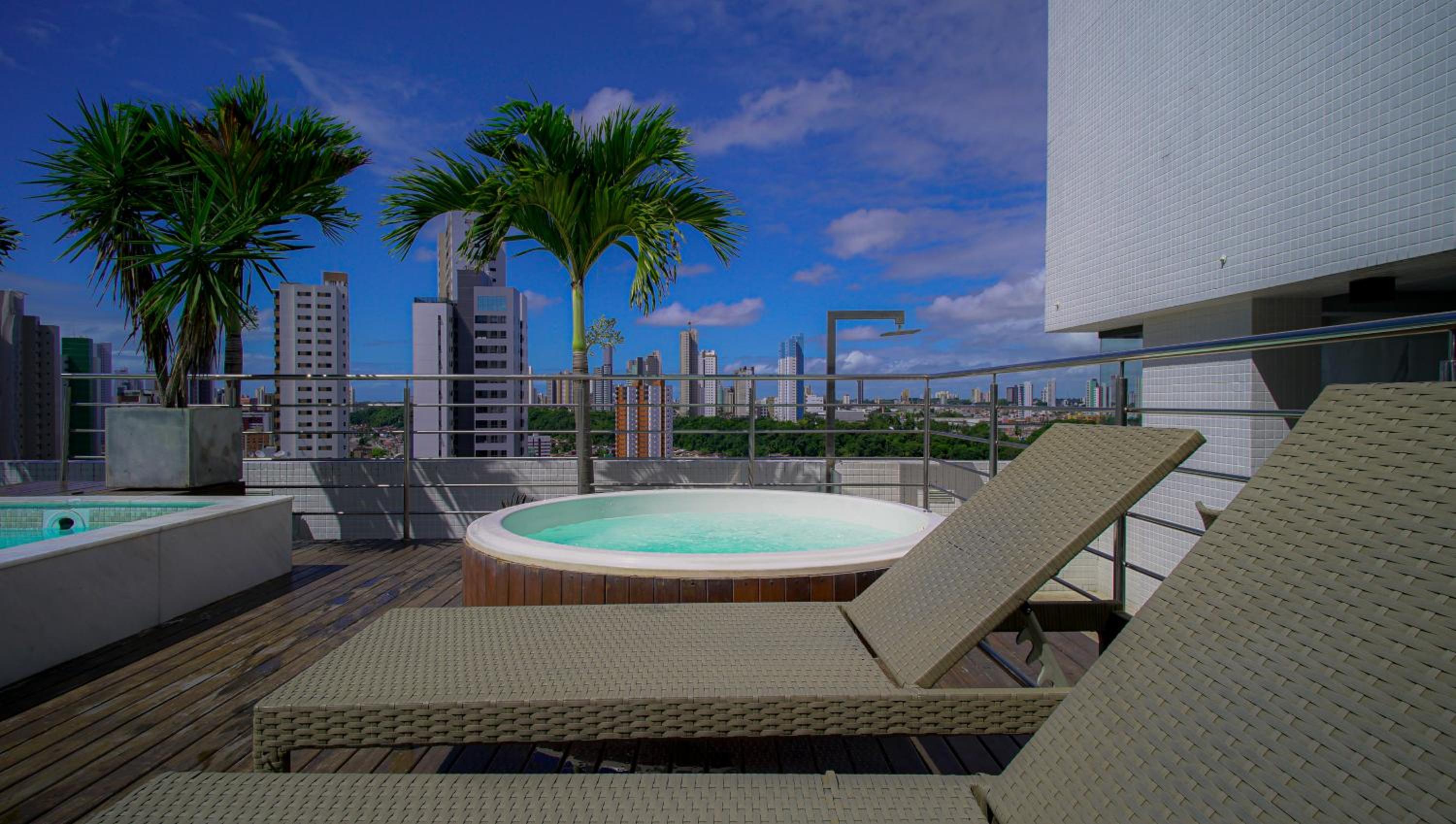 Flat Completo Prox Manaíra Shopping e Praia