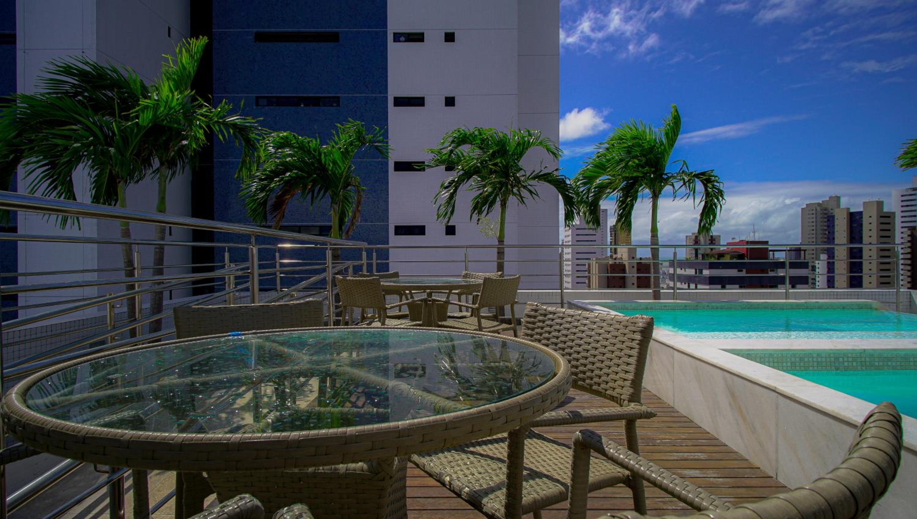 Flat Completo Prox Manaíra Shopping e Praia