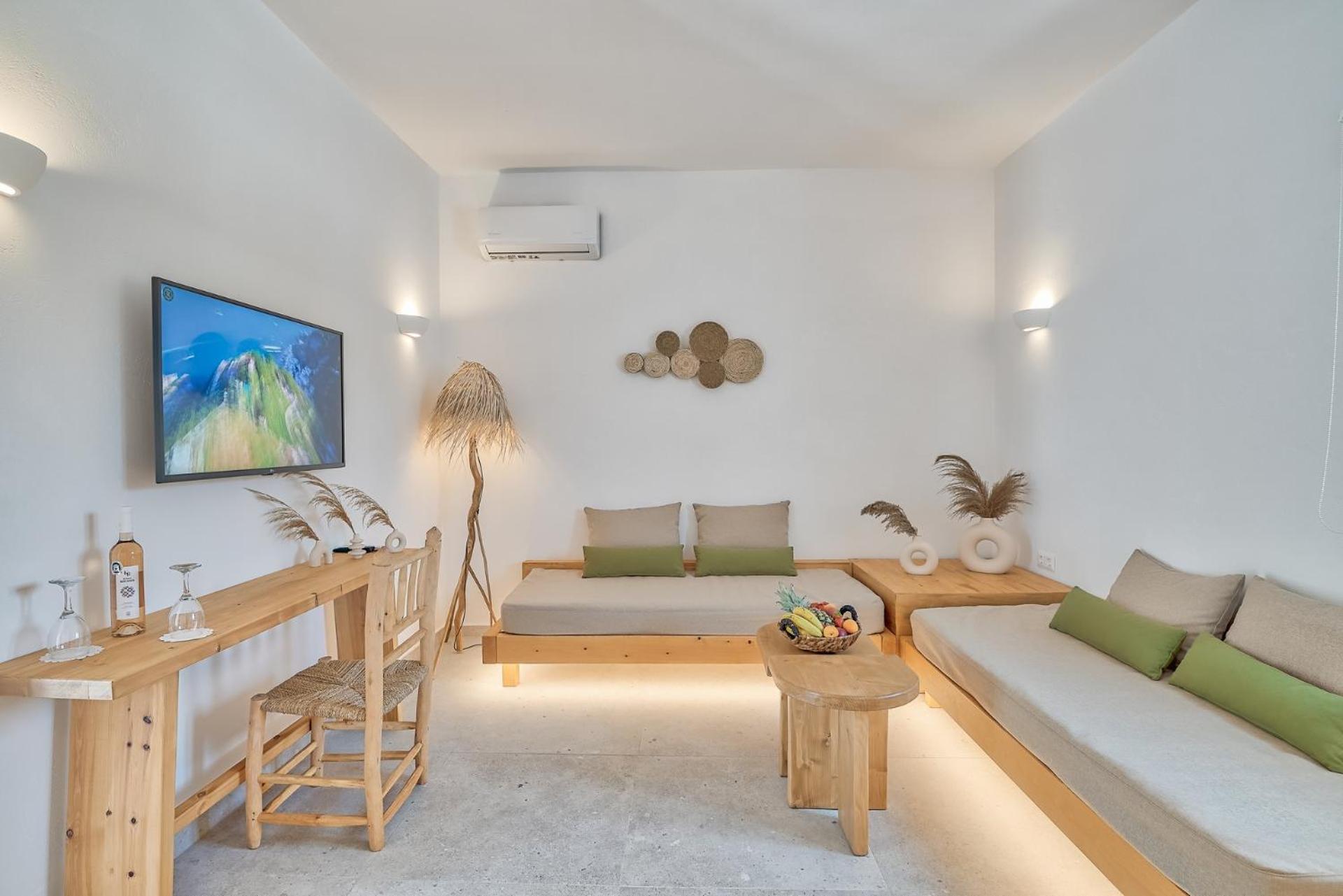 Marinatou suites with Jaccuzi photo 5