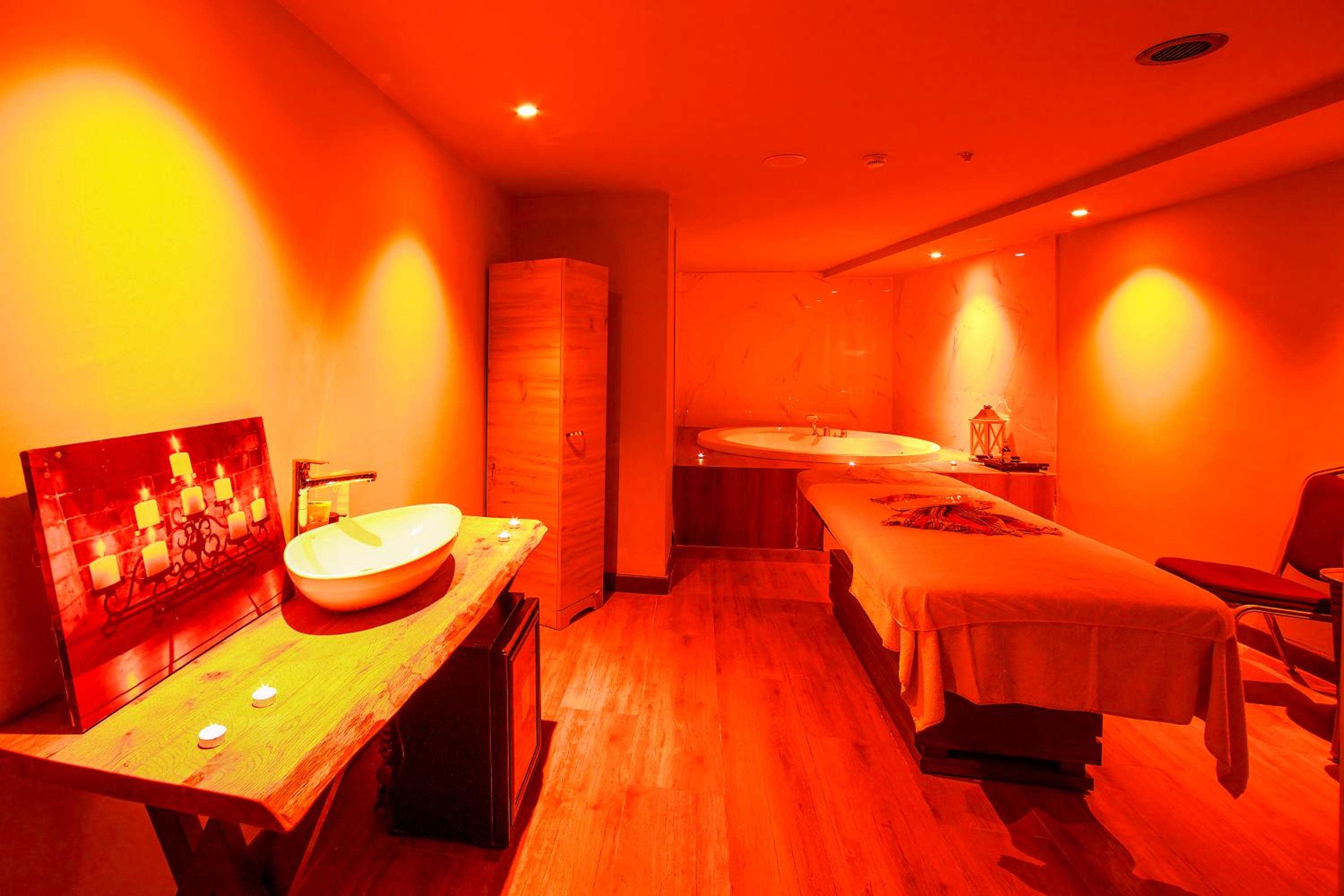 Ramada Otel & Suites by Wyndham İstanbul Merter - Image 184