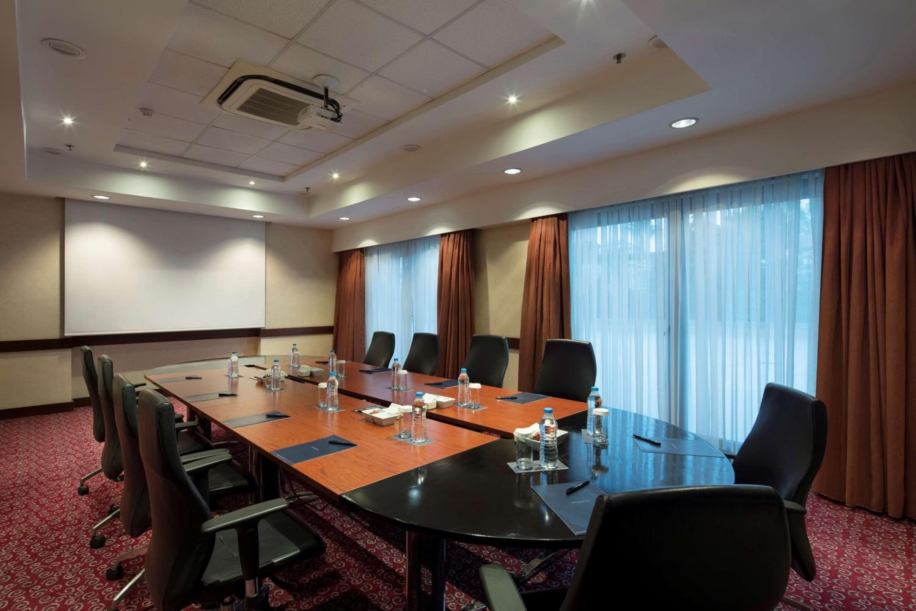Mersin HiltonSA - Image 75