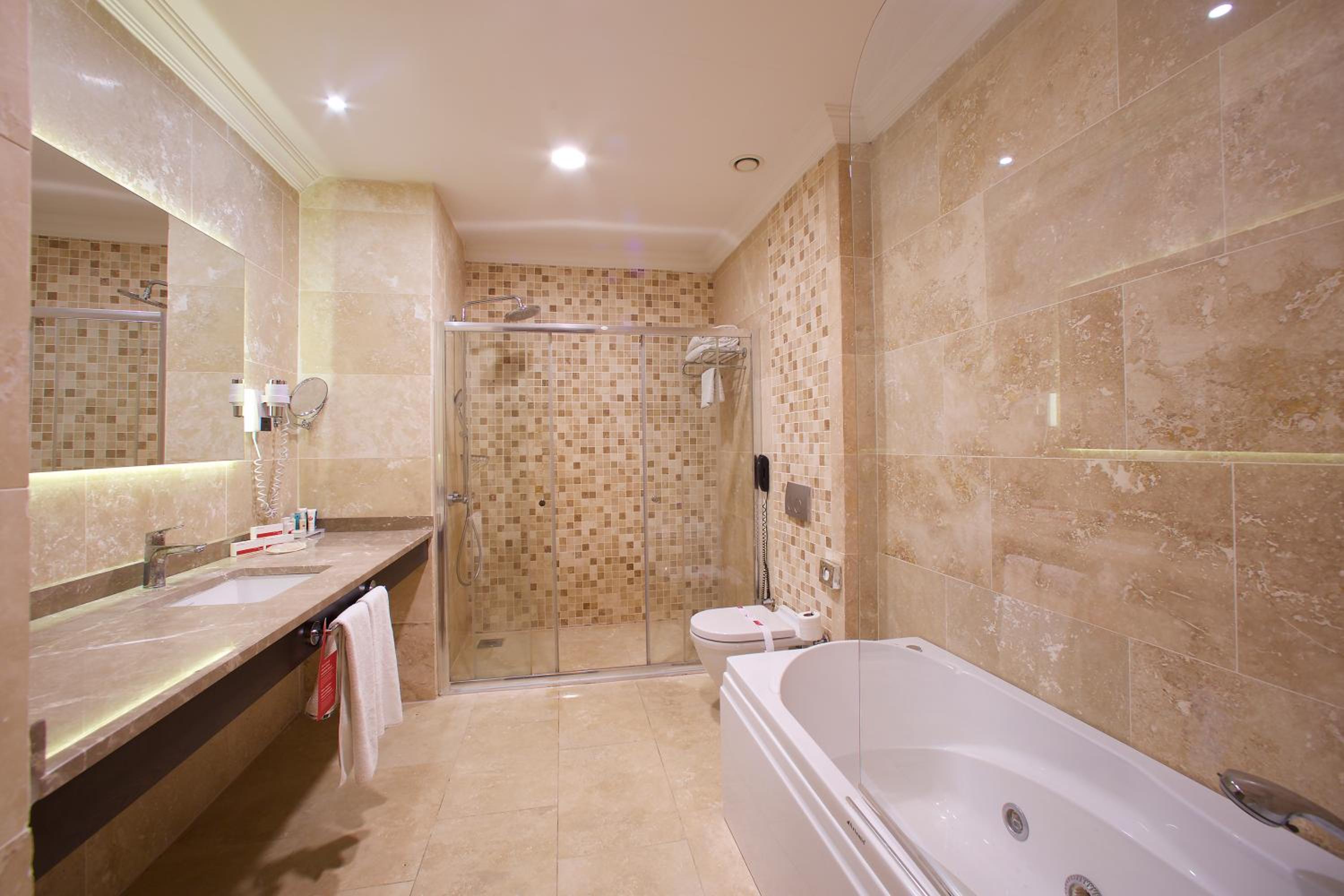 Ramada Otel & Suites by Wyndham İstanbul Merter - Image 172