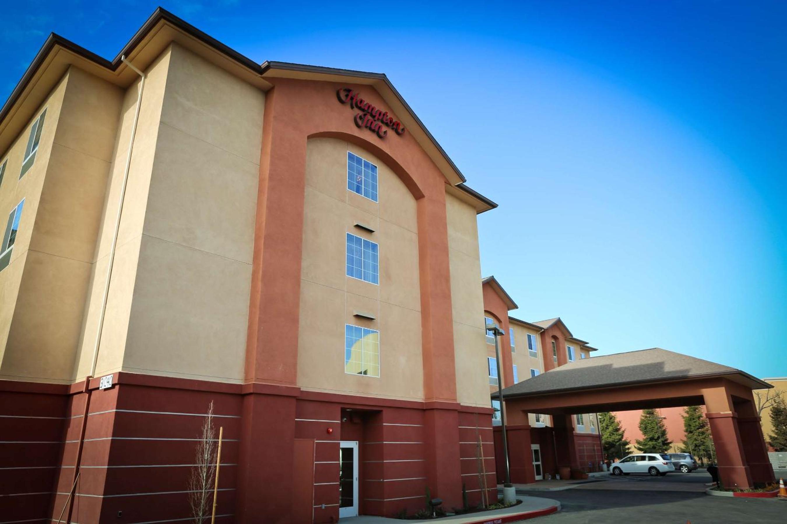 San Jose Vacations - Hampton Inn Union City - Property Image 1