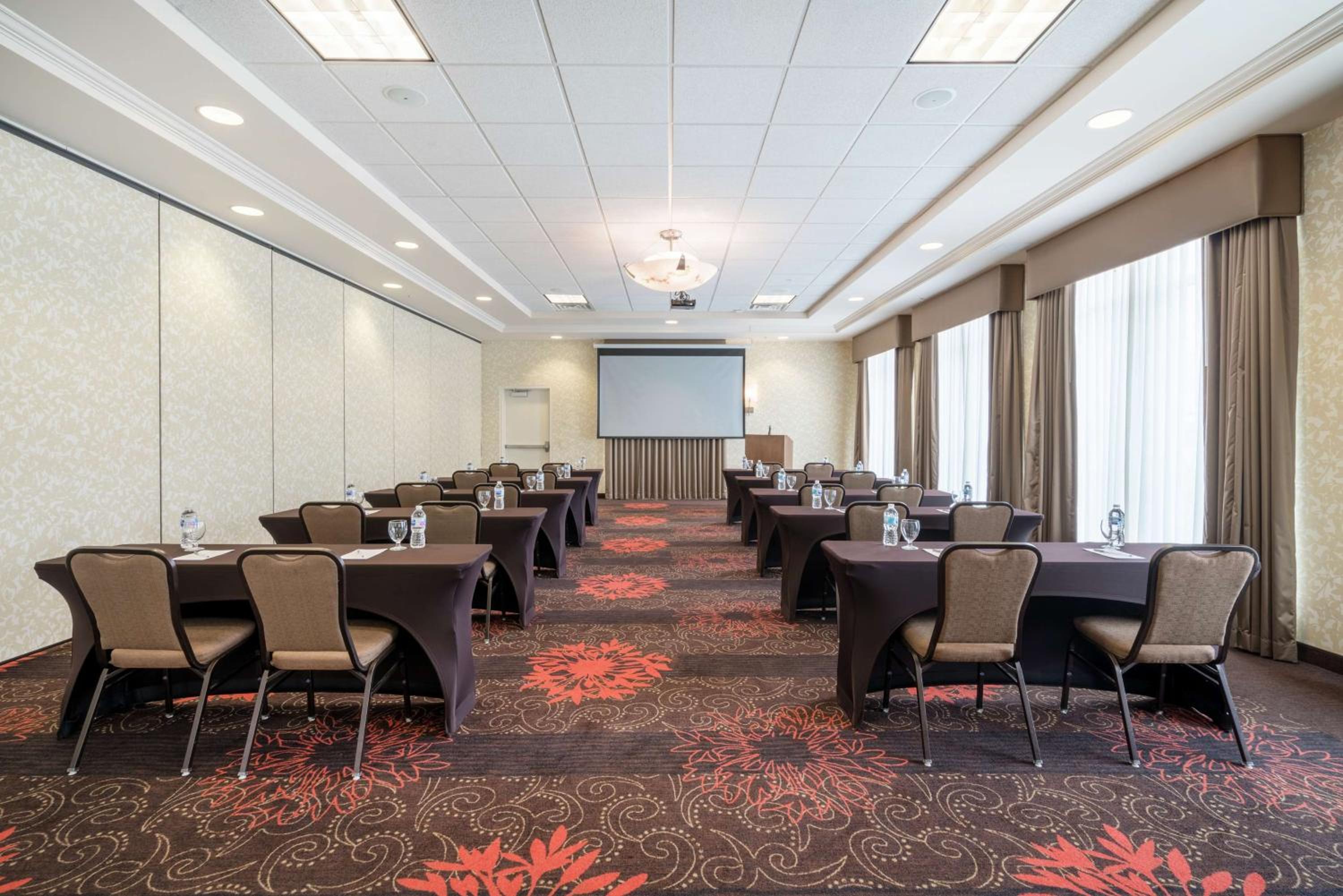 Hilton Garden Inn Valley Forge/Oaks - Property Image 8