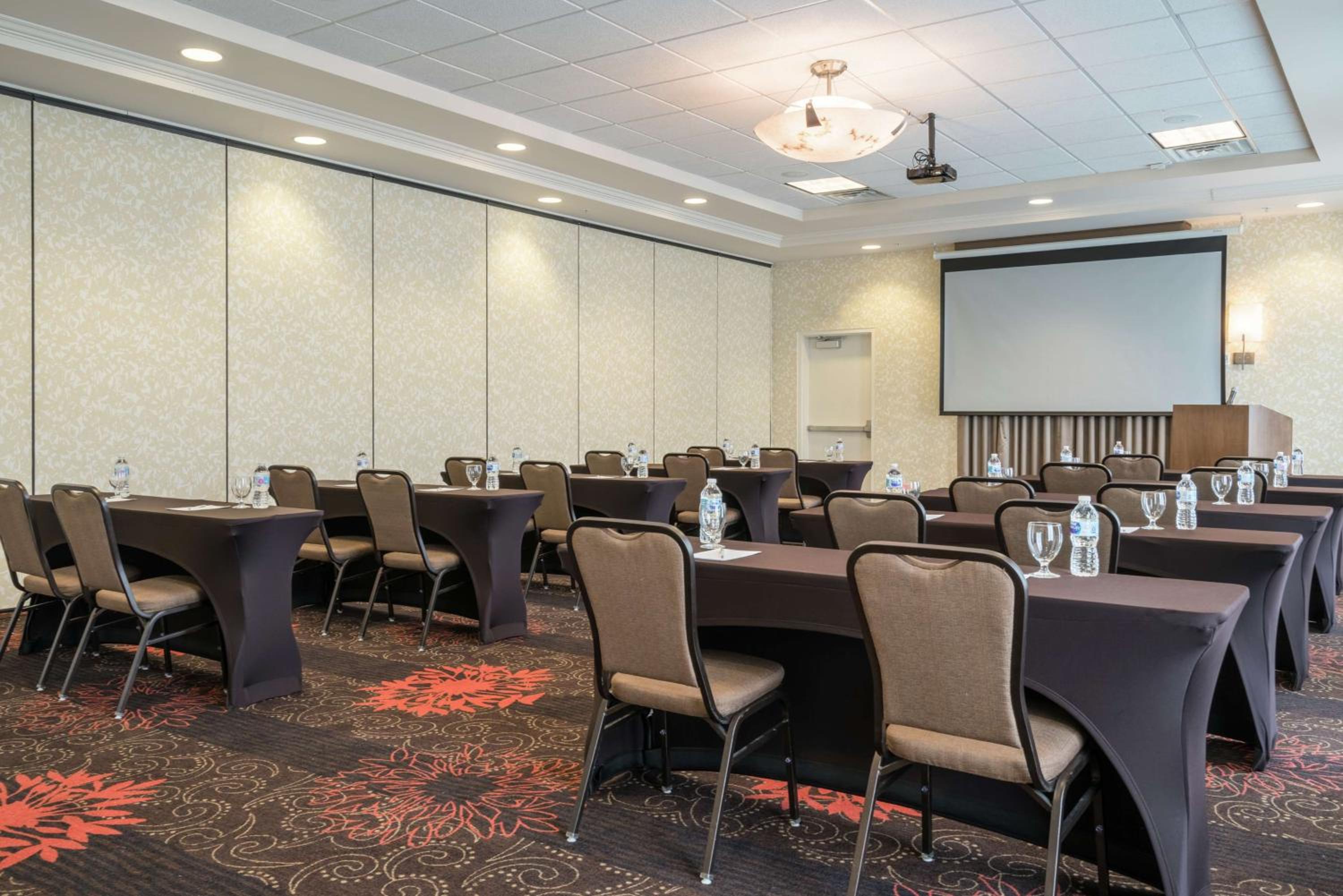 Hilton Garden Inn Valley Forge/Oaks - Property Image 10