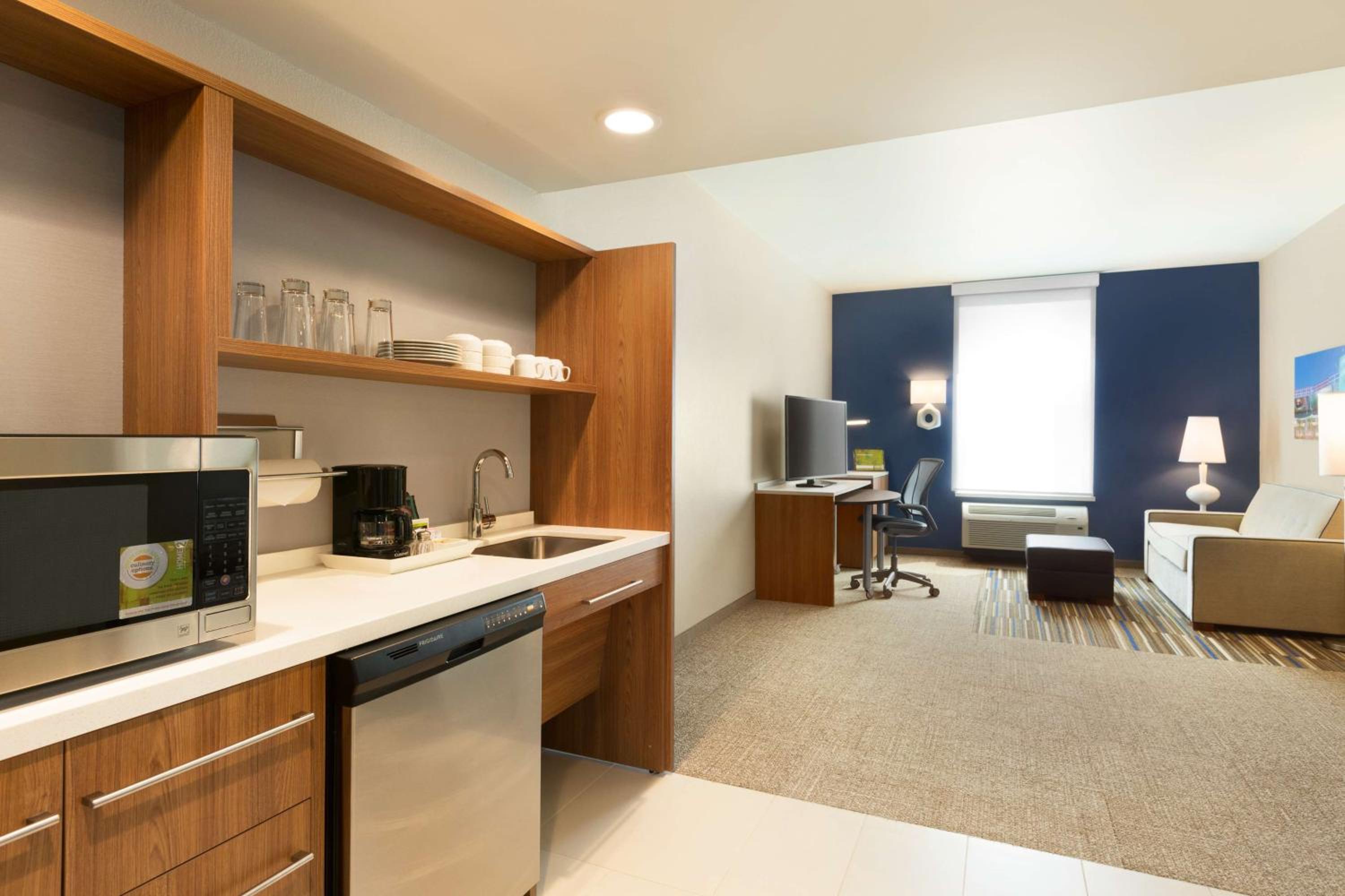 Glendale Vacations - Home2 Suites By Hilton Glendale Westgate - Property Image 1