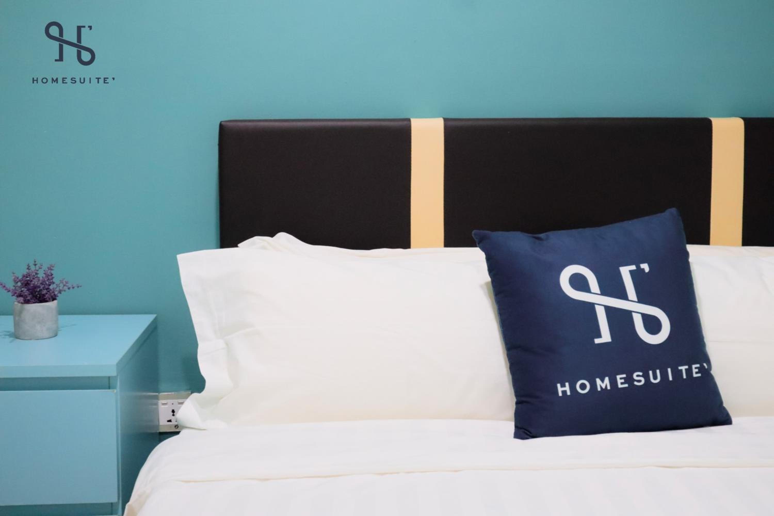 Homesuite' Home at Sutera Avenue