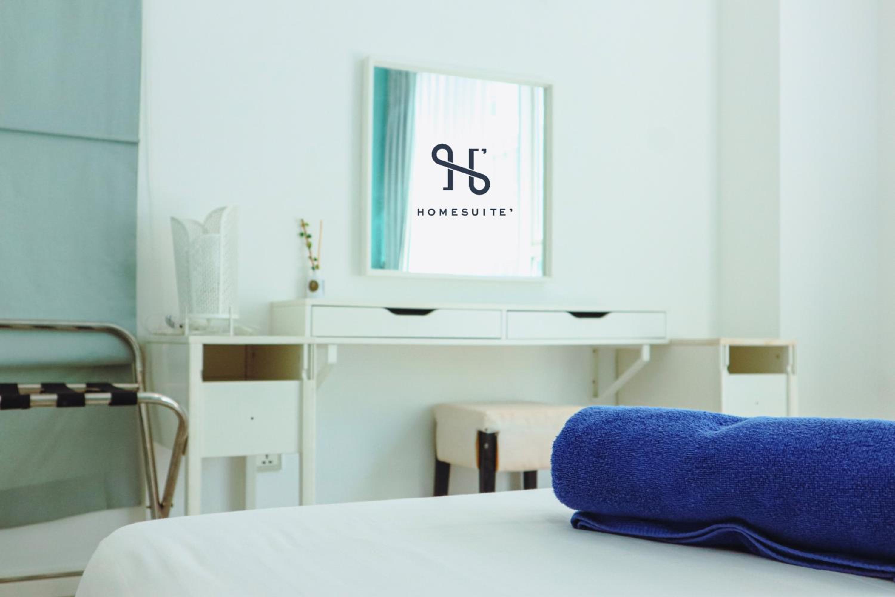 Homesuite' Home at Sutera Avenue