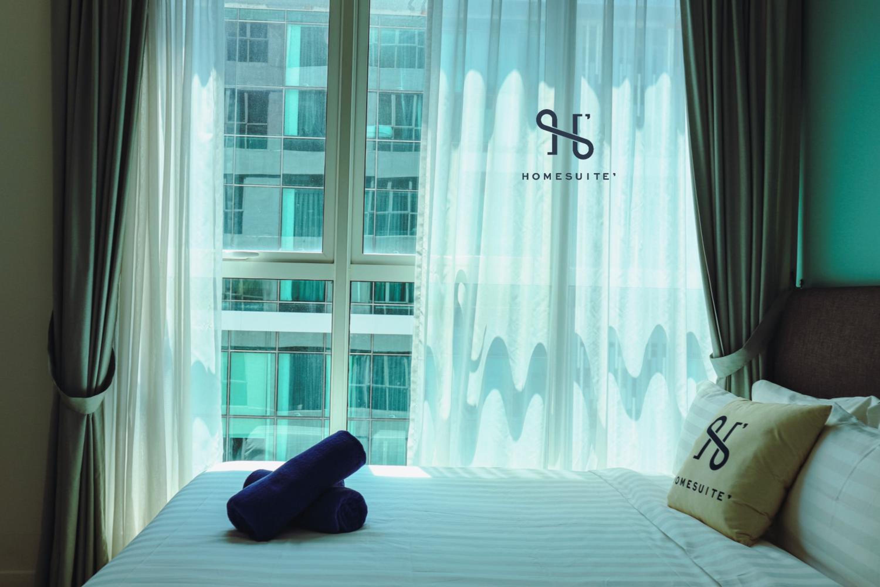 Homesuite' Home at Sutera Avenue