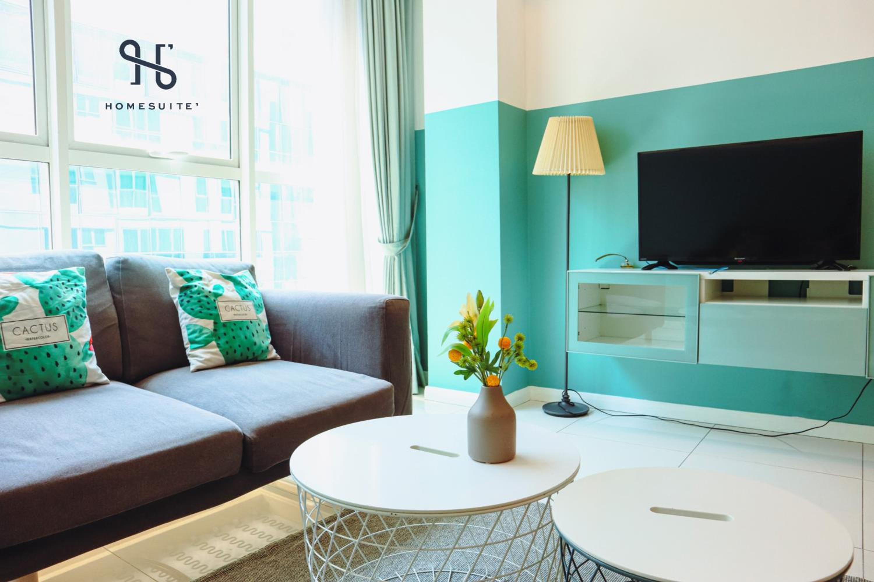 Homesuite' Home at Sutera Avenue