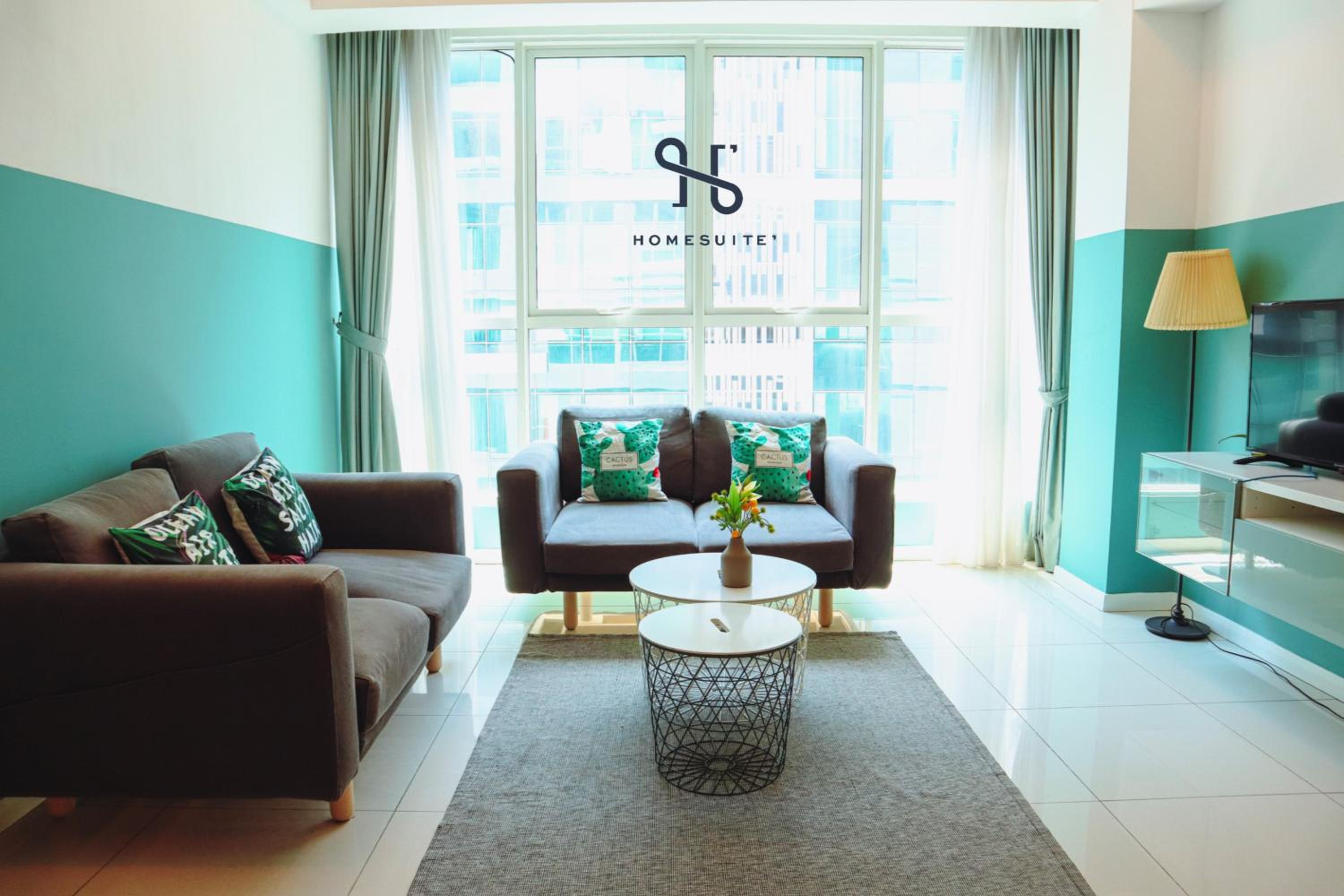 Homesuite' Home at Sutera Avenue