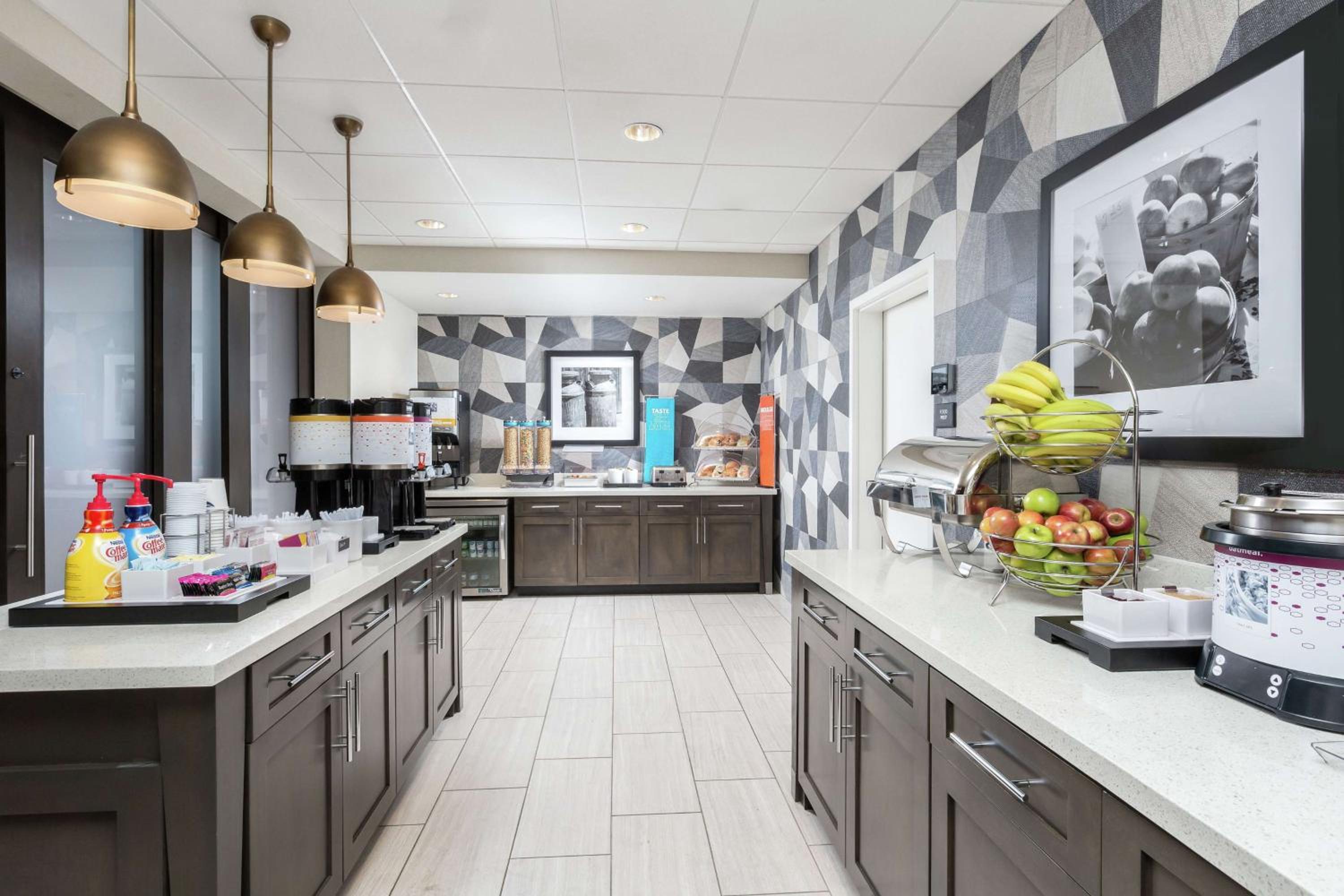 Reno Vacations - Hampton Inn Suites Reno/Sparks - Property Image 22