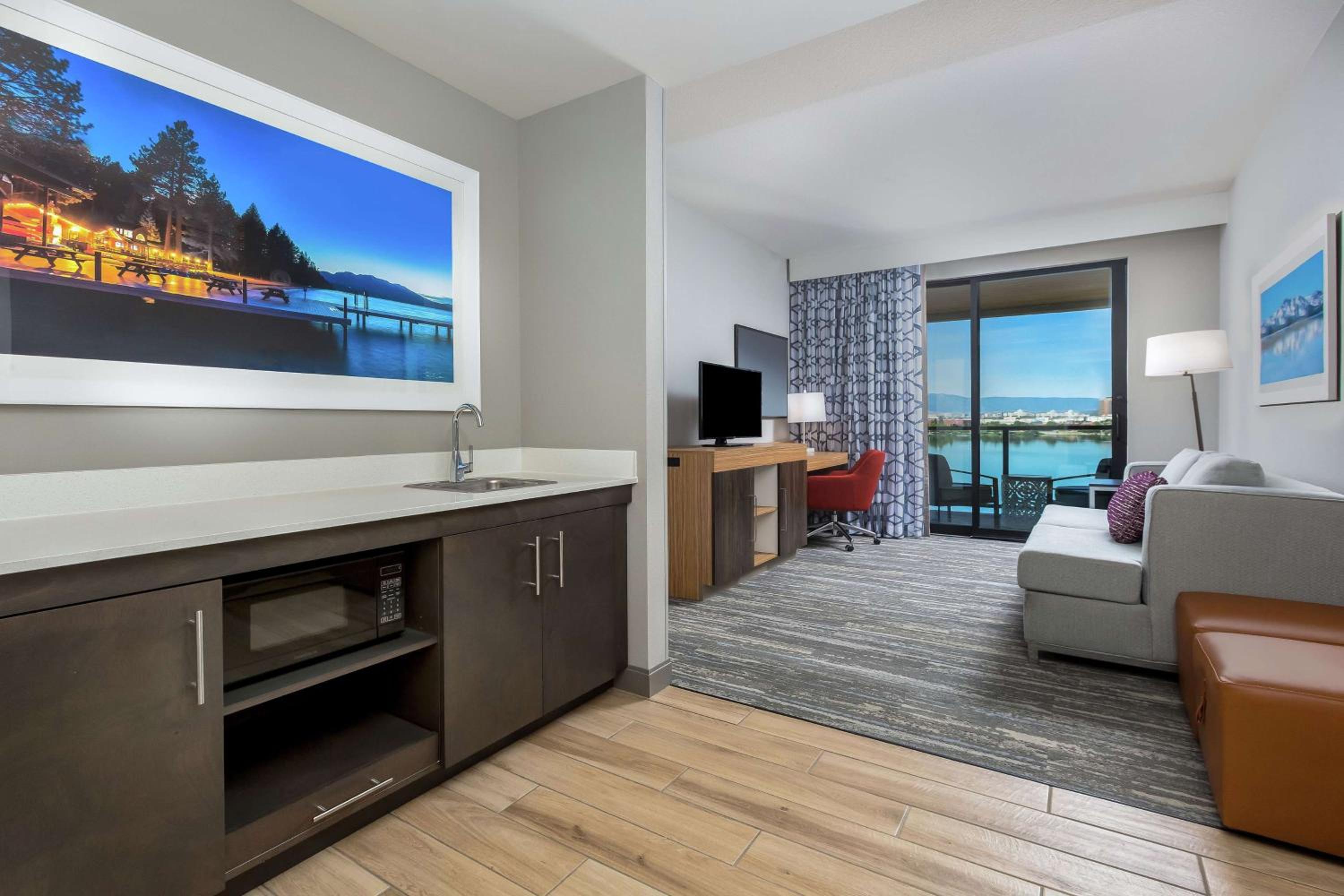 Reno Vacations - Hampton Inn Suites Reno/Sparks - Property Image 4