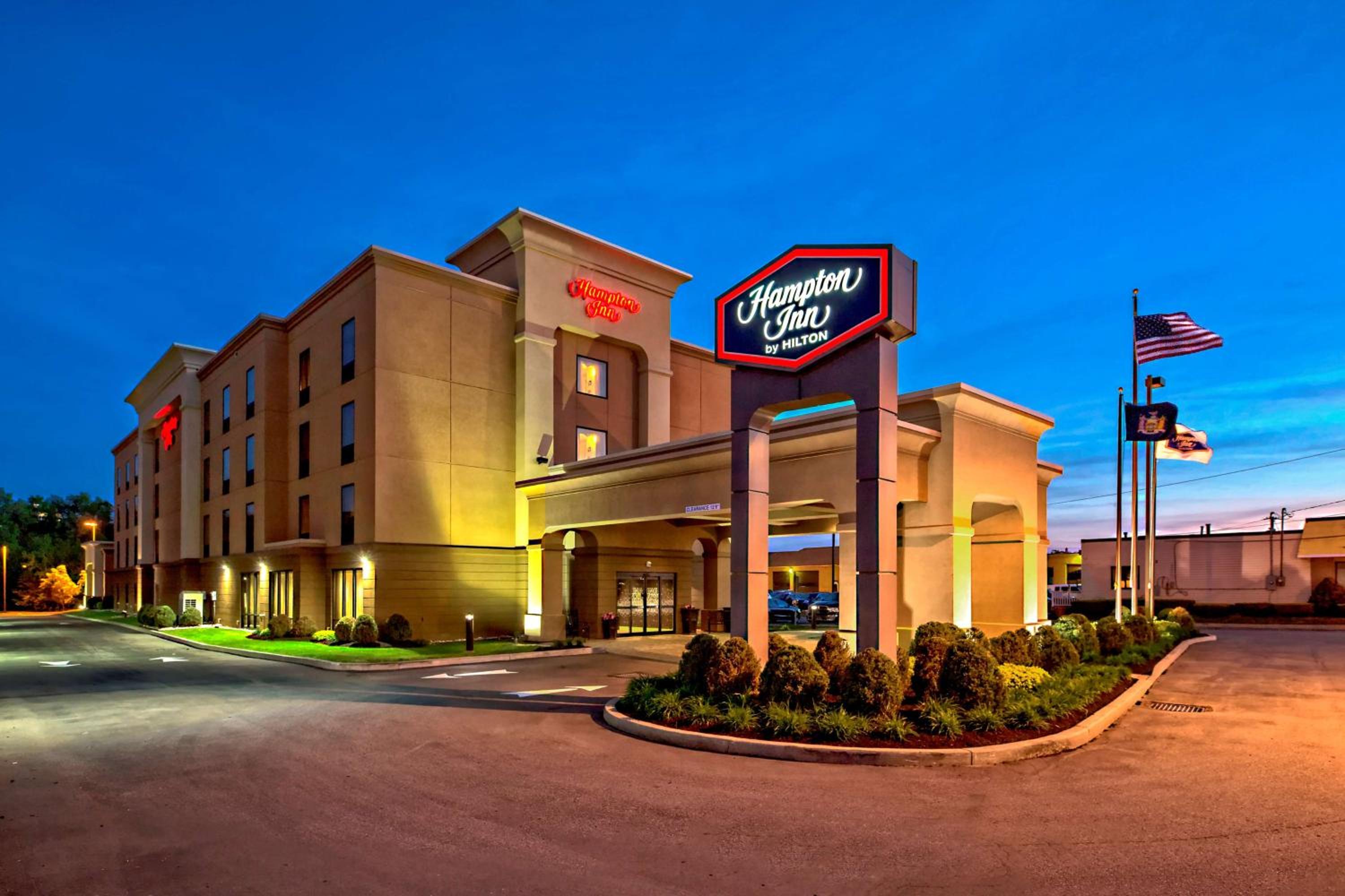 Hotel Hampton Inn Rochester - Irondequoit - Image 1