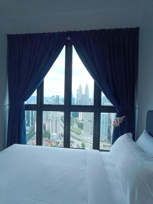 LX 39A Balcony KLCC View 1 Bedroom Infinity Pool