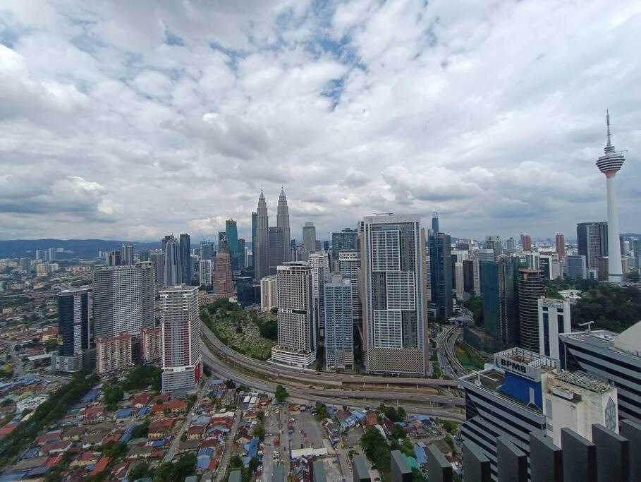 LX 39A Balcony KLCC View 1 Bedroom Infinity Pool