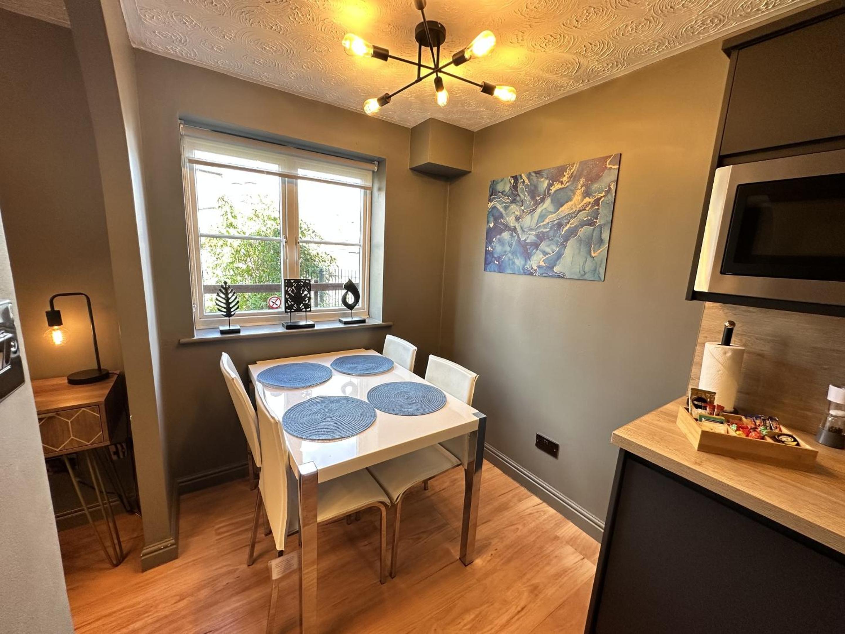 No50 - 2-bed Boutique Apartment - Hosted by Hutch Lifestyle view 5