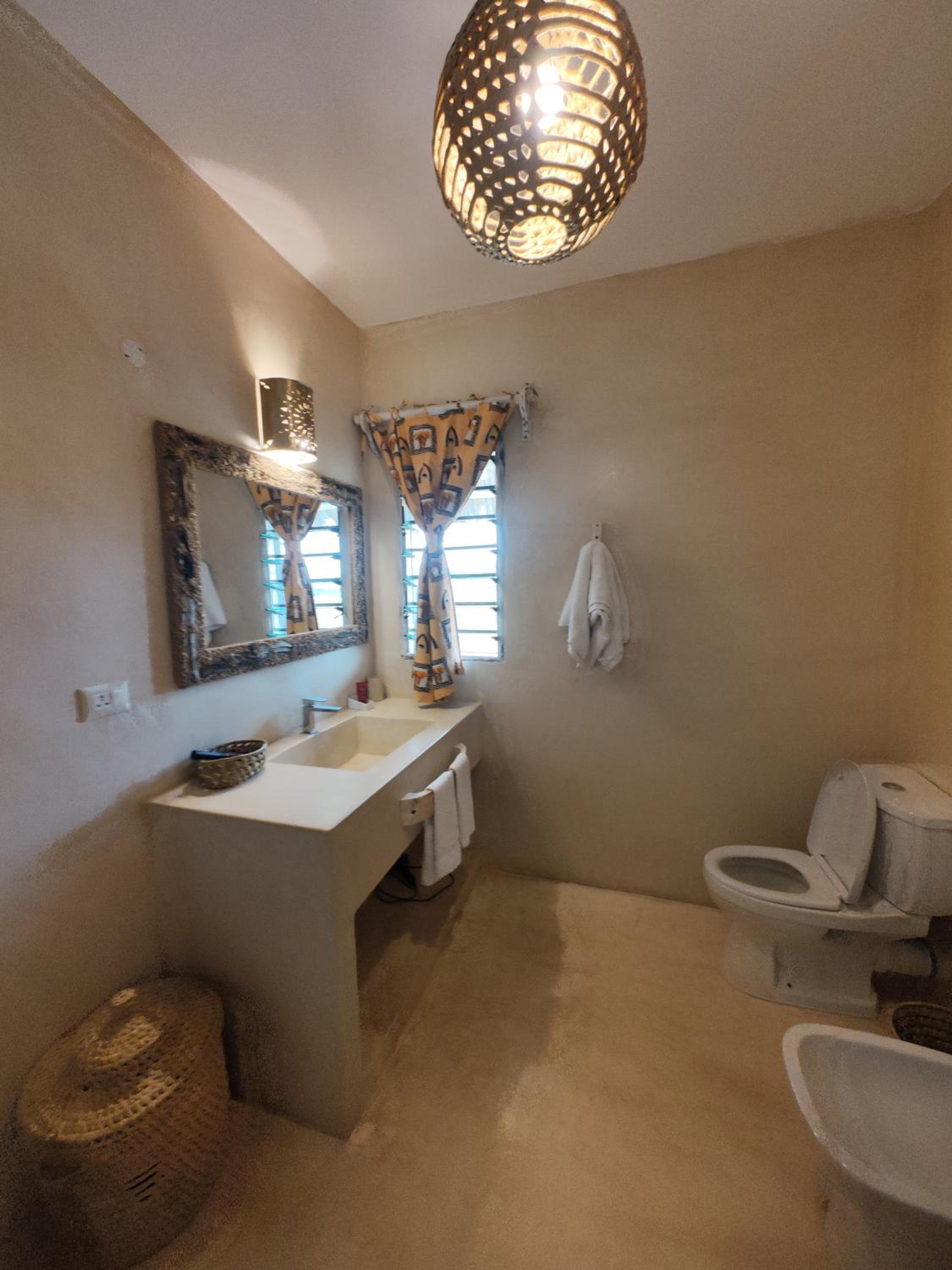 RiccArDella House Rafiki Tamu