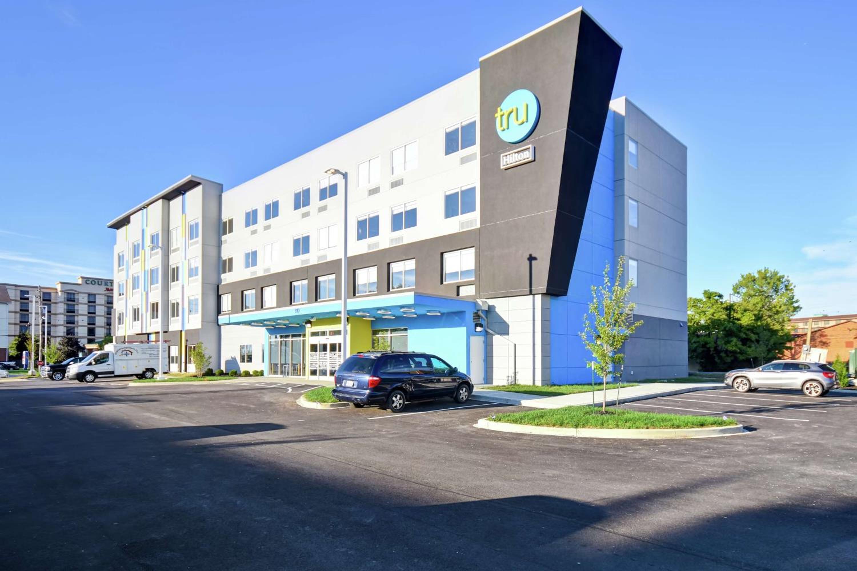 Hotel Tru By Hilton Louisville Airport - Image 1