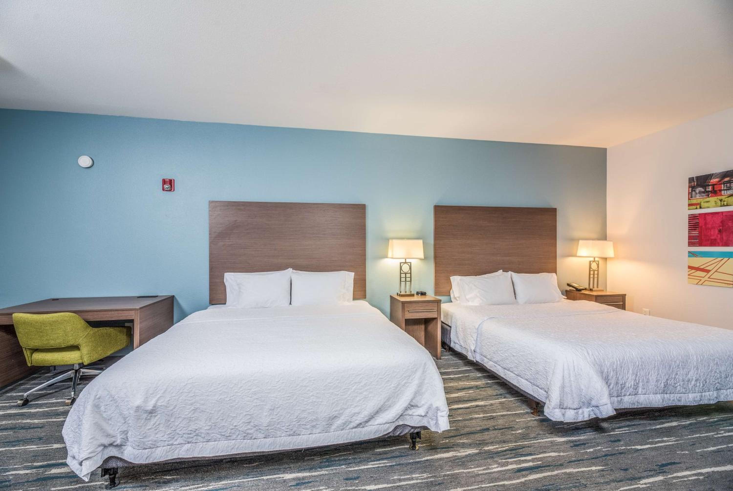 Hayward Vacations - Hampton Inn Oakland-Hayward - Property Image 2