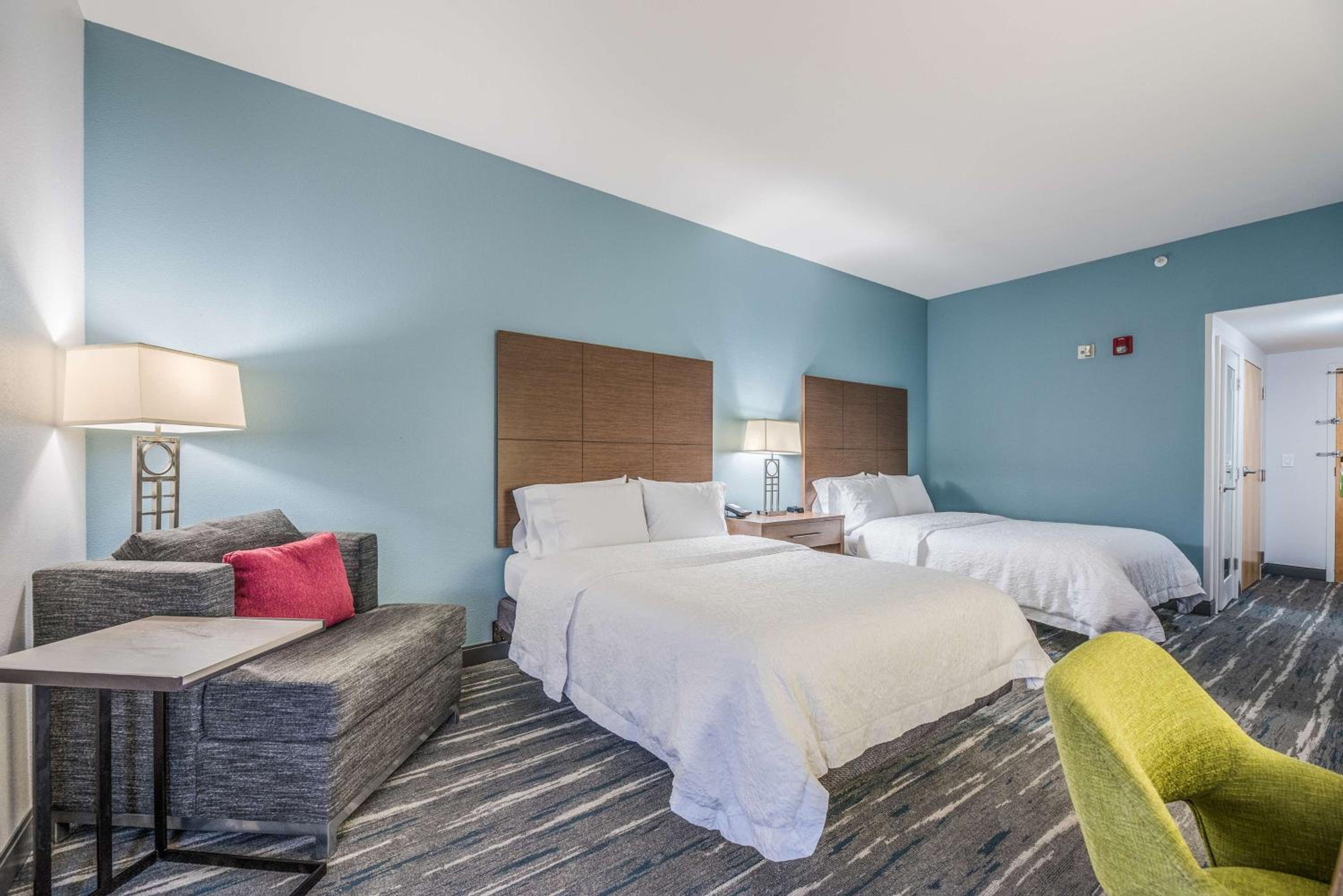 Hayward Vacations - Hampton Inn Oakland-Hayward - Property Image 3