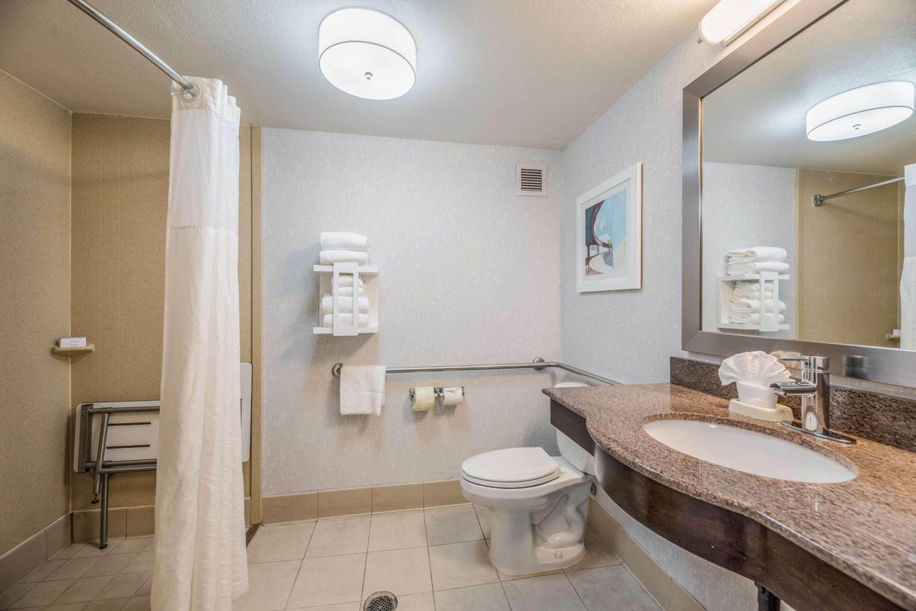 Hayward Vacations - Hampton Inn Oakland-Hayward - Property Image 7