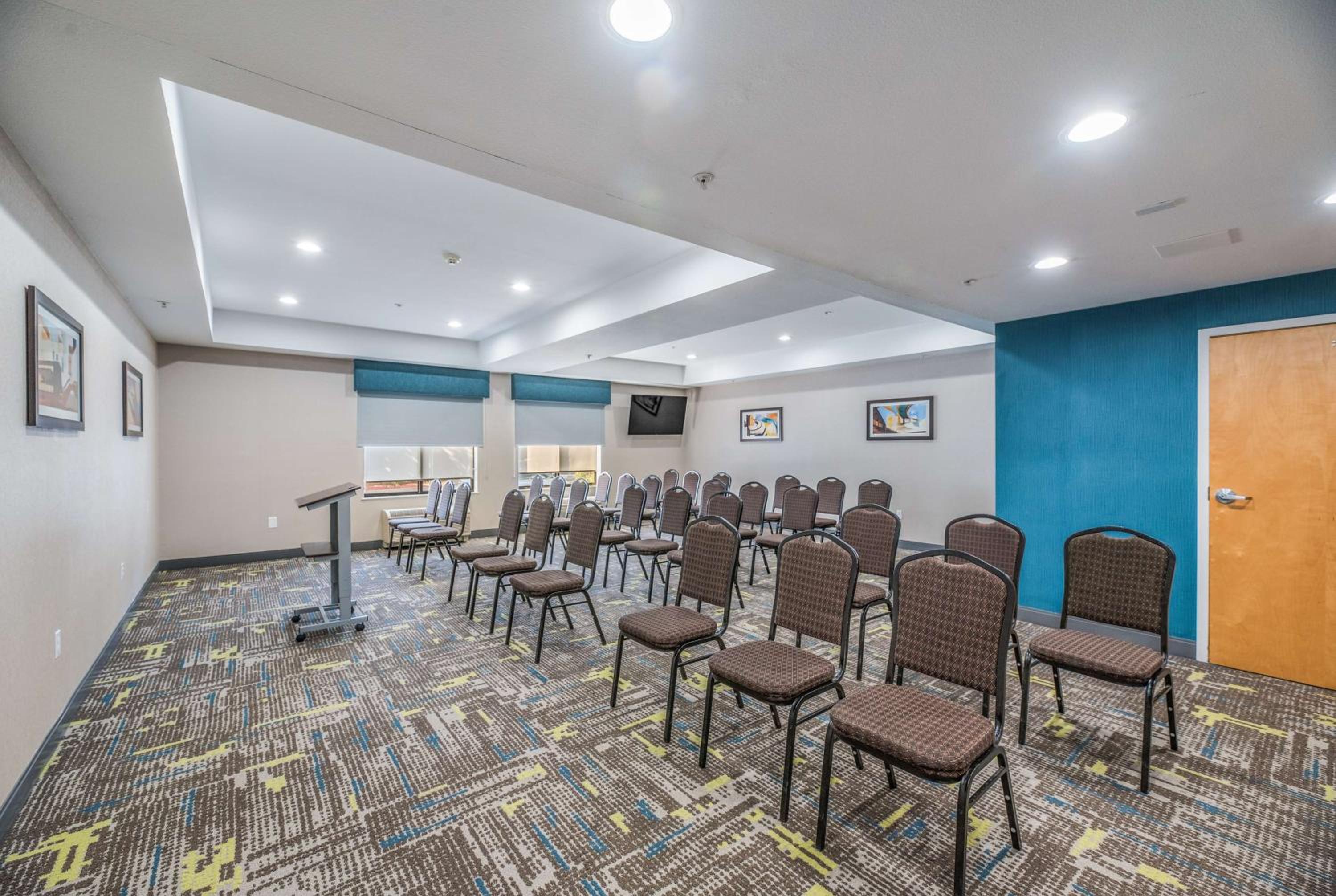 Hayward Vacations - Hampton Inn Oakland-Hayward - Property Image 8
