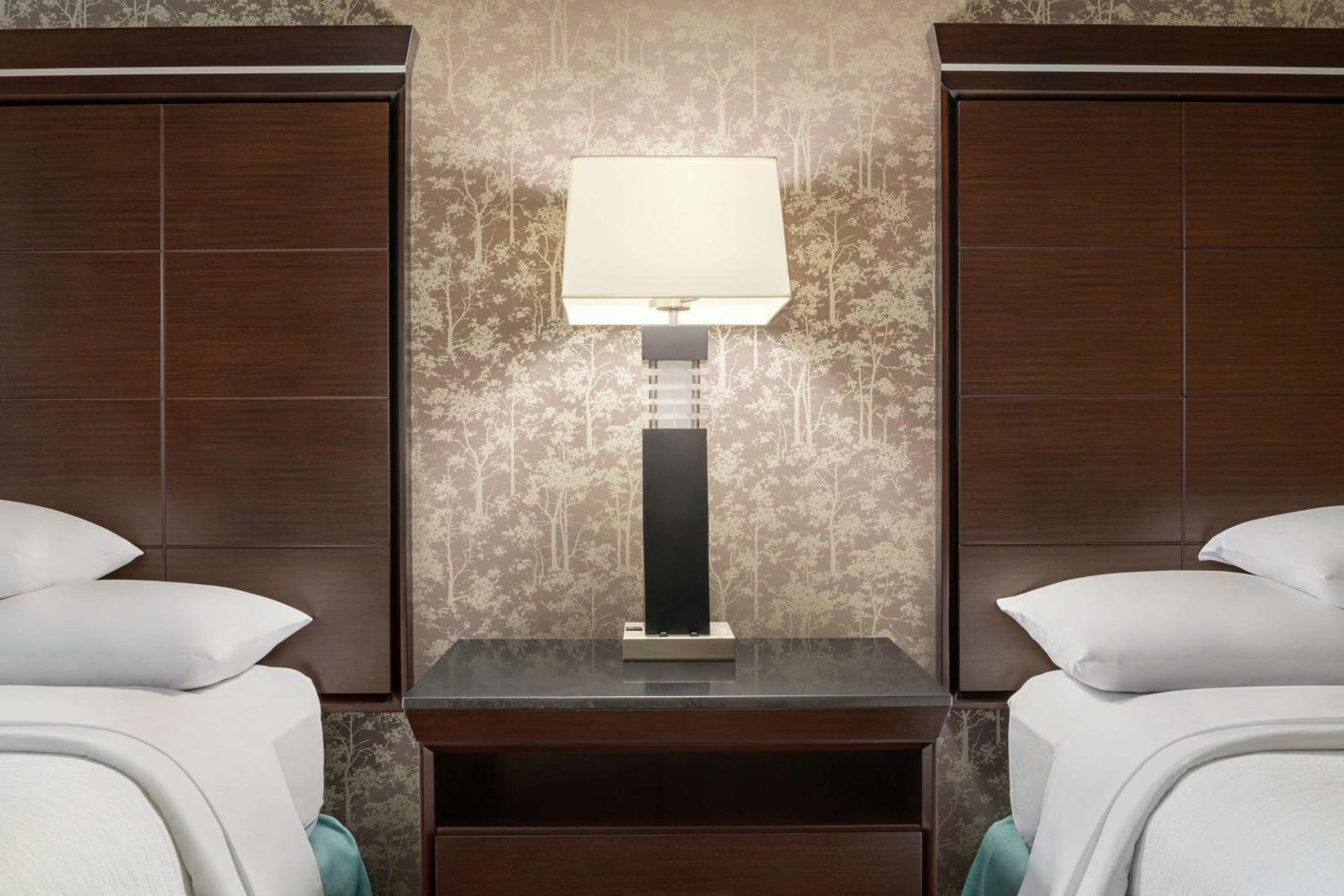 Embassy Suites by Hilton Salt Lake West Valley City - Property Image 81