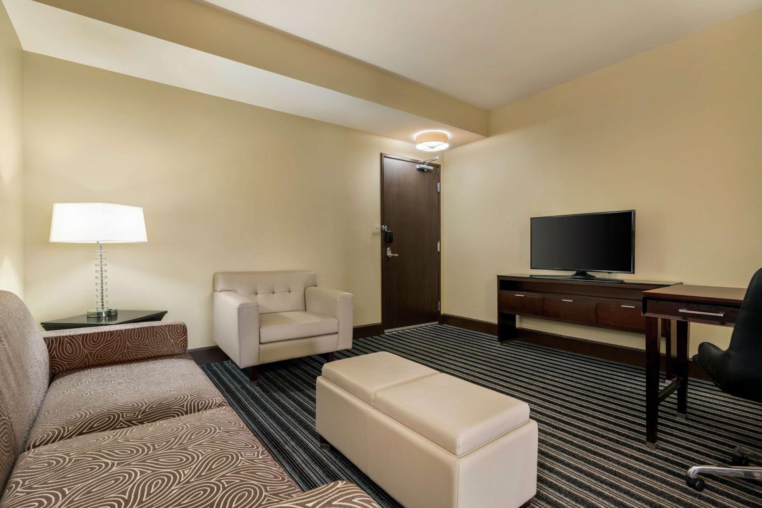 Embassy Suites by Hilton Salt Lake West Valley City - Property Image 83
