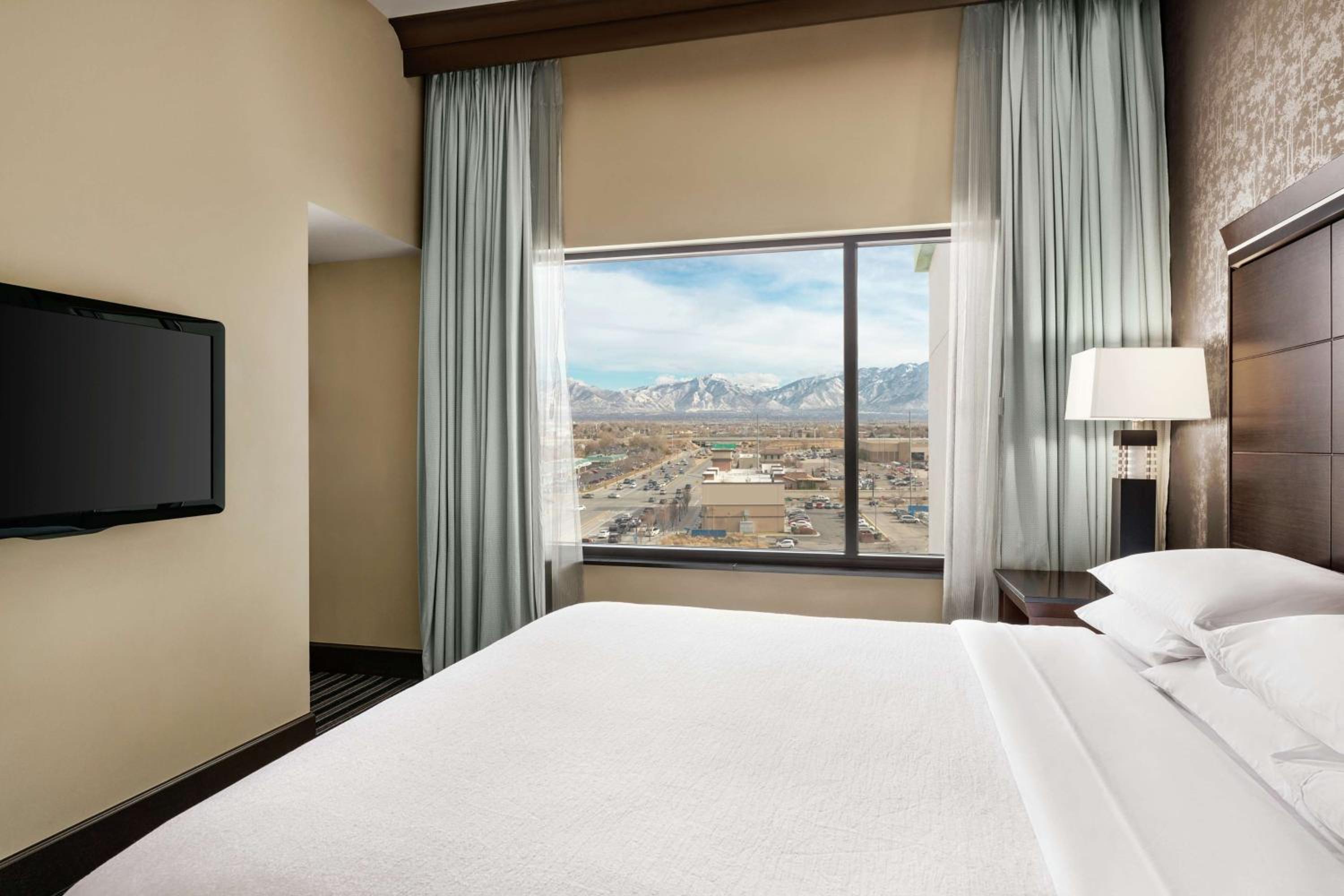 Embassy Suites by Hilton Salt Lake West Valley City - Property Image 35