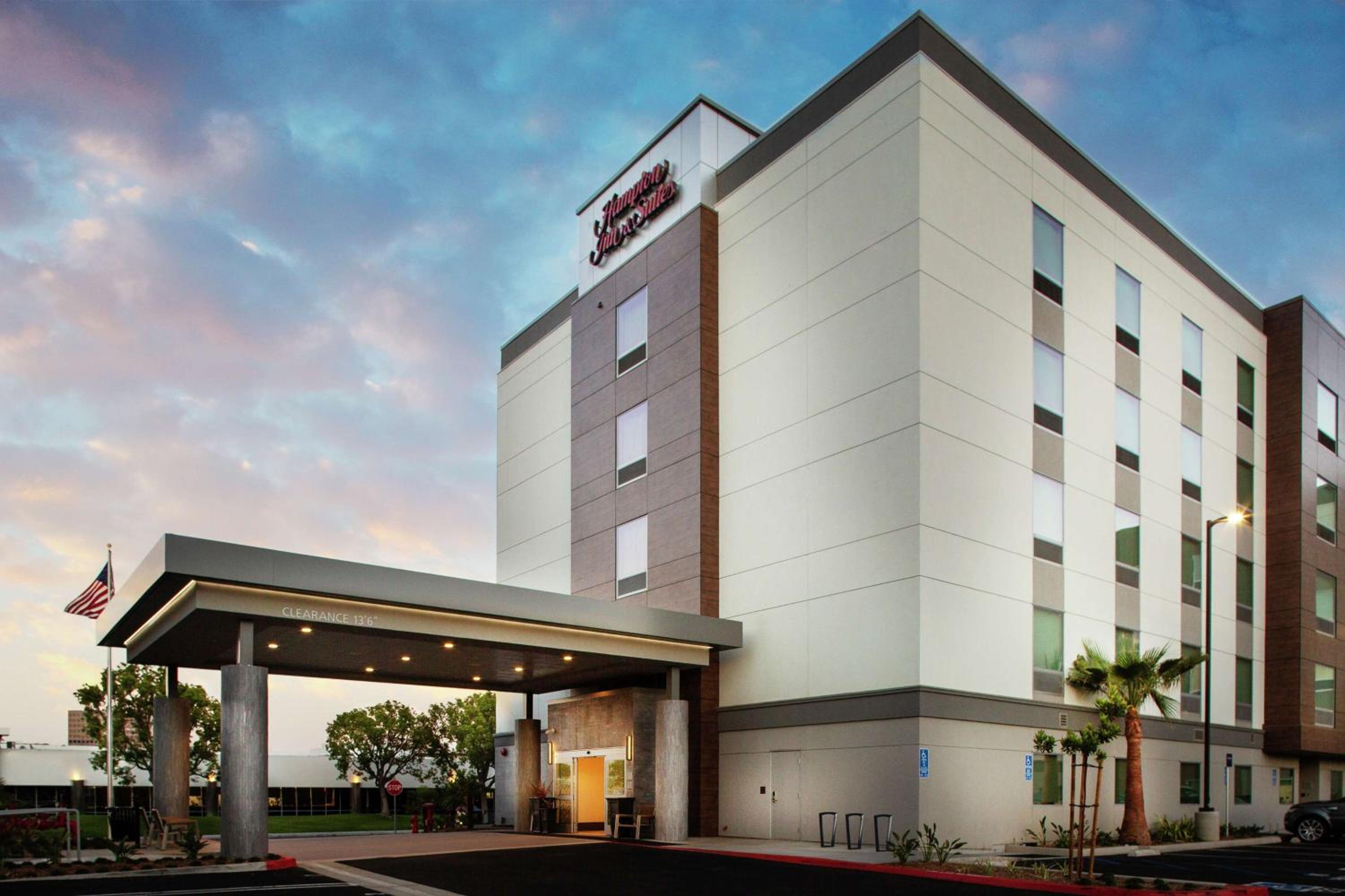 Orange County/Anaheim Vacations - Hampton Inn Suites Irvine/Orange County Airport - Property Image 18