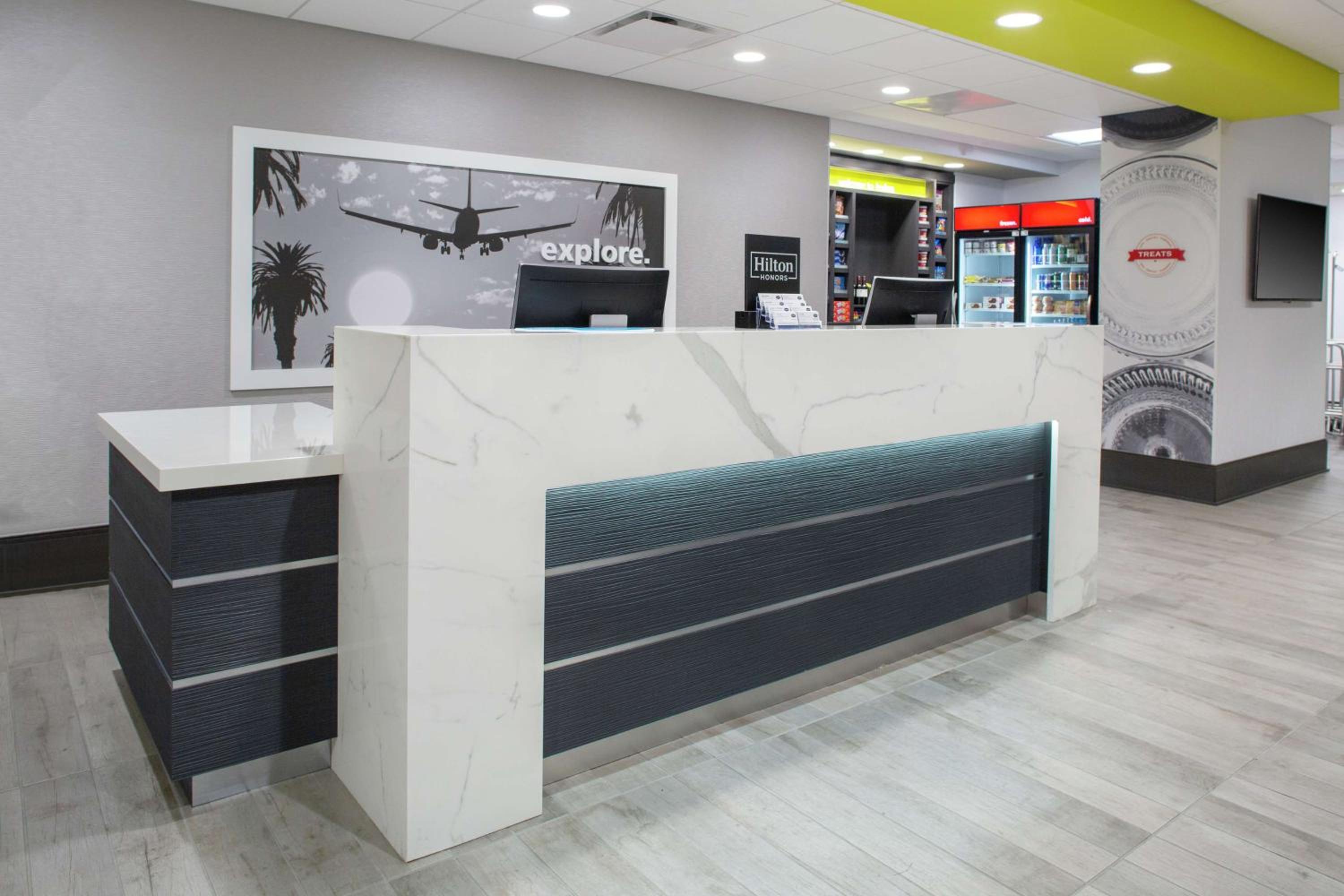 Orange County/Anaheim Vacations - Hampton Inn Suites Irvine/Orange County Airport - Property Image 32