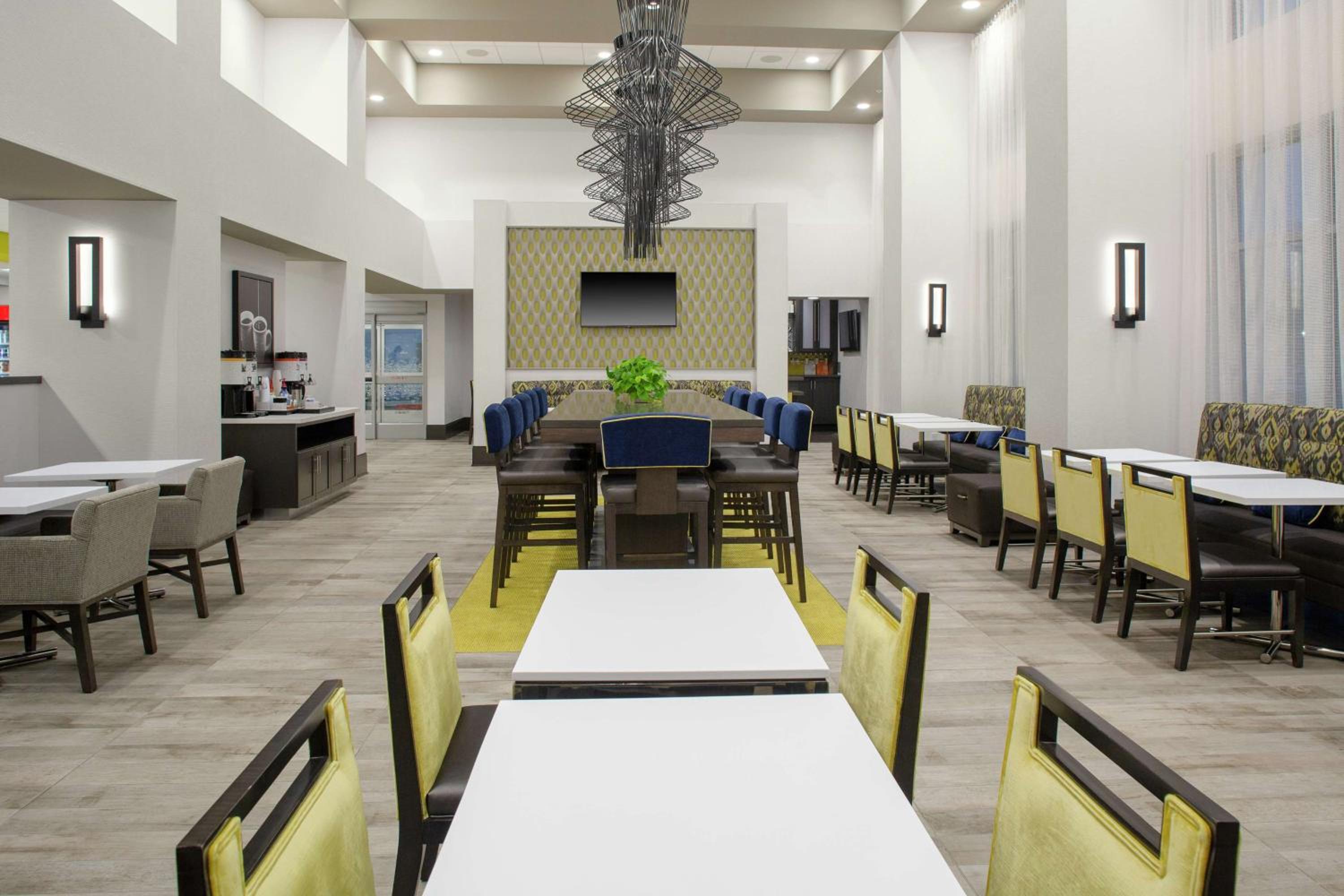 Orange County/Anaheim Vacations - Hampton Inn Suites Irvine/Orange County Airport - Property Image 26