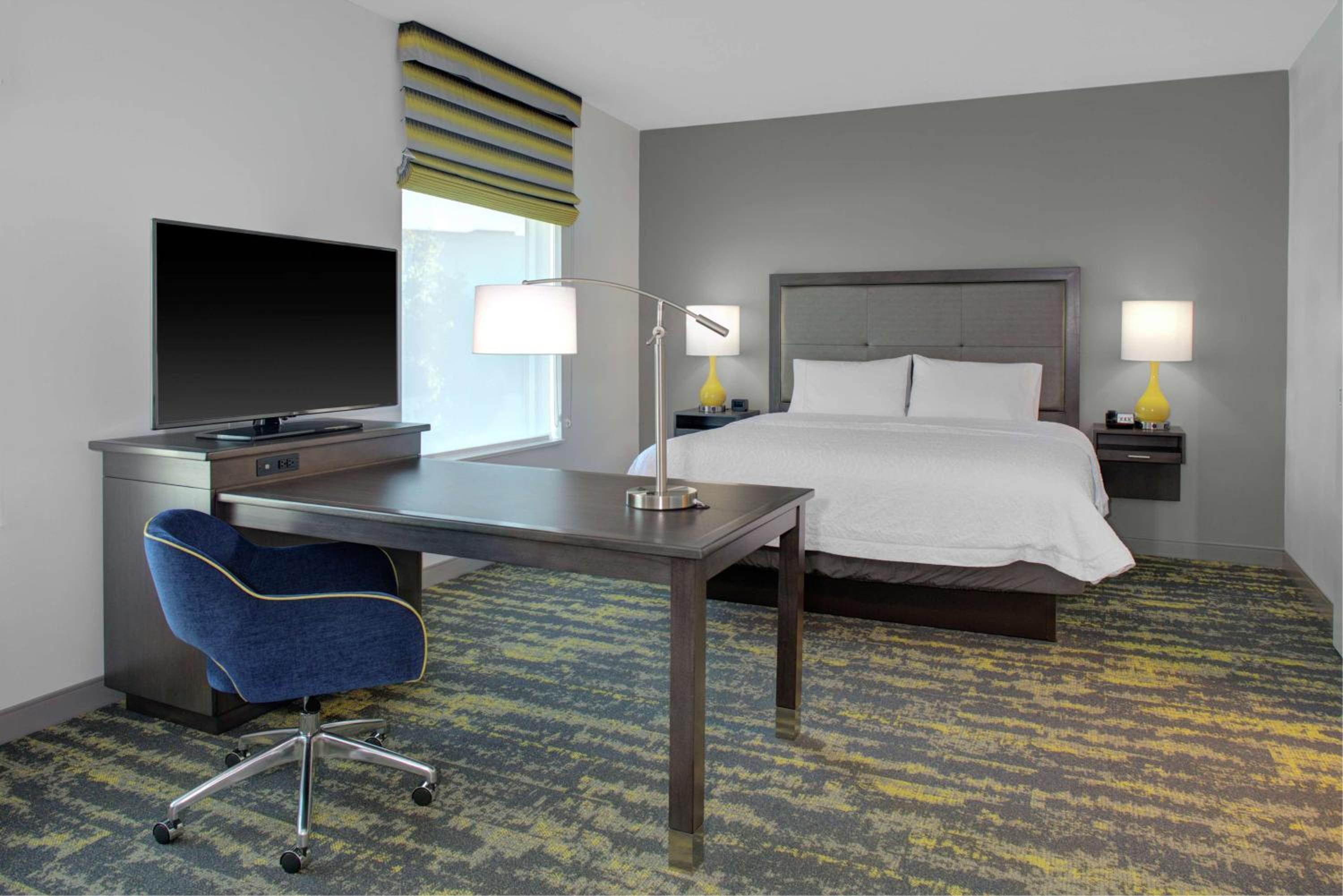Orange County/Anaheim Vacations - Hampton Inn  Suites Irvine/Orange County Airport - Property Image 8