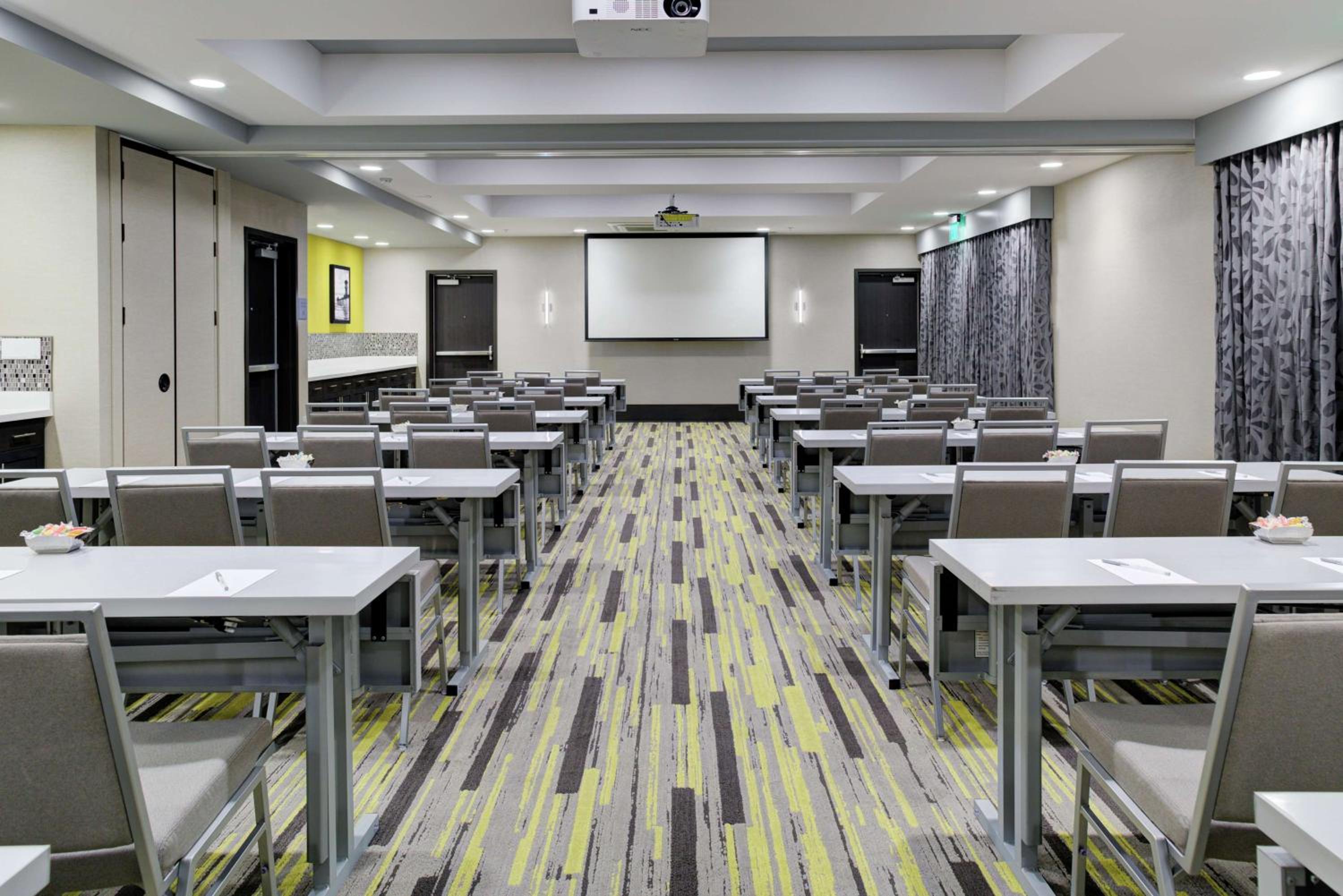 Orange County/Anaheim Vacations - Hampton Inn Suites Irvine/Orange County Airport - Property Image 15