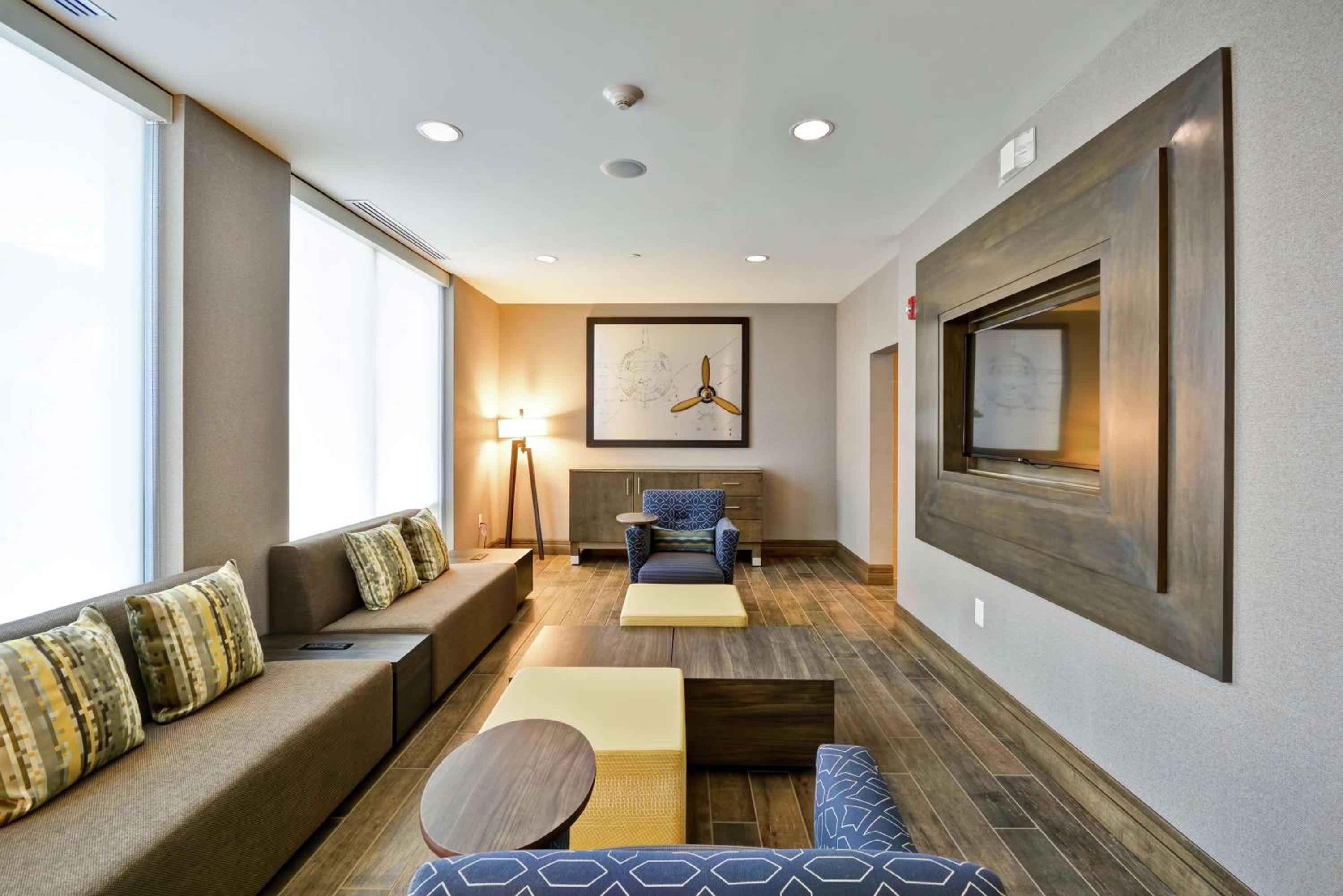 Home2 Suites By Hilton St. Simons Island - Property Image 15